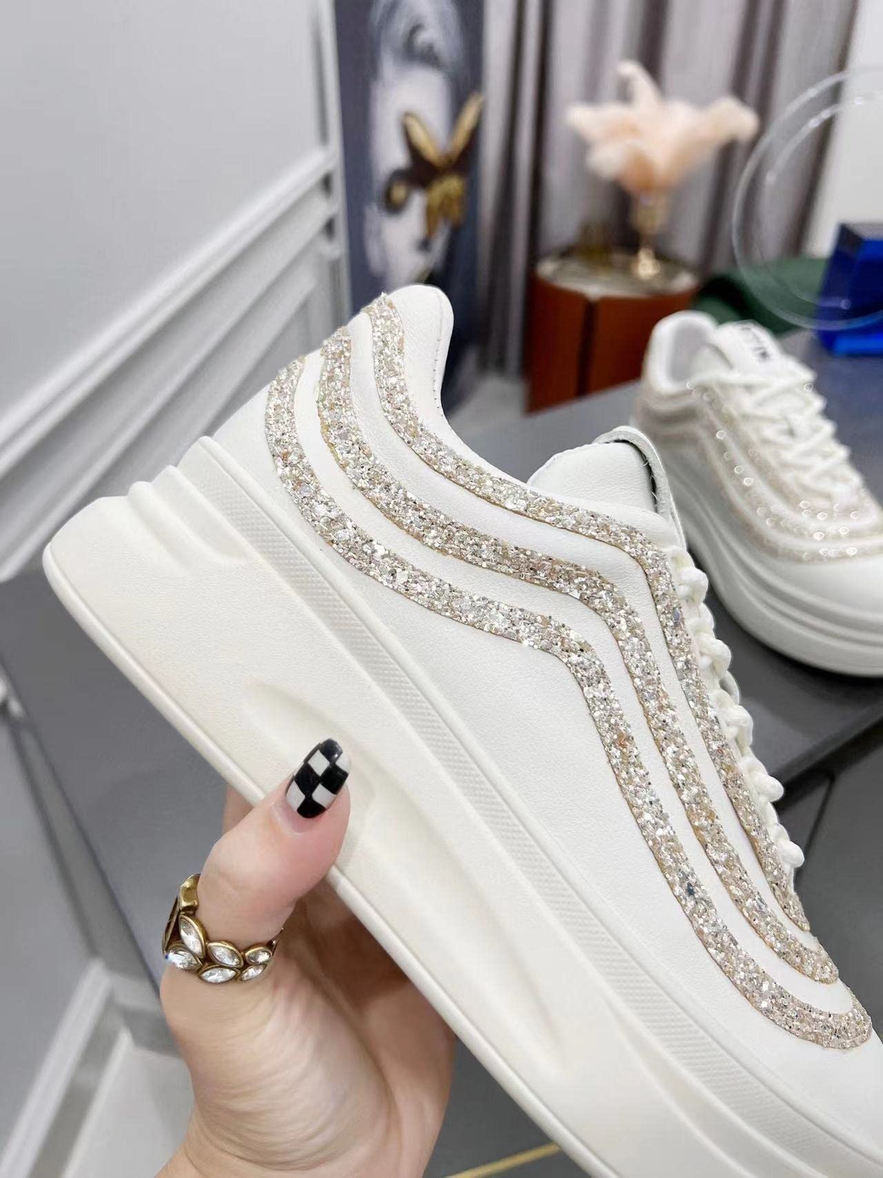 Women's Low Top Platform Sneakers - Glitter Lace Up Casual Fashion Shoes for Everyday Wear, Walking & Street Style
