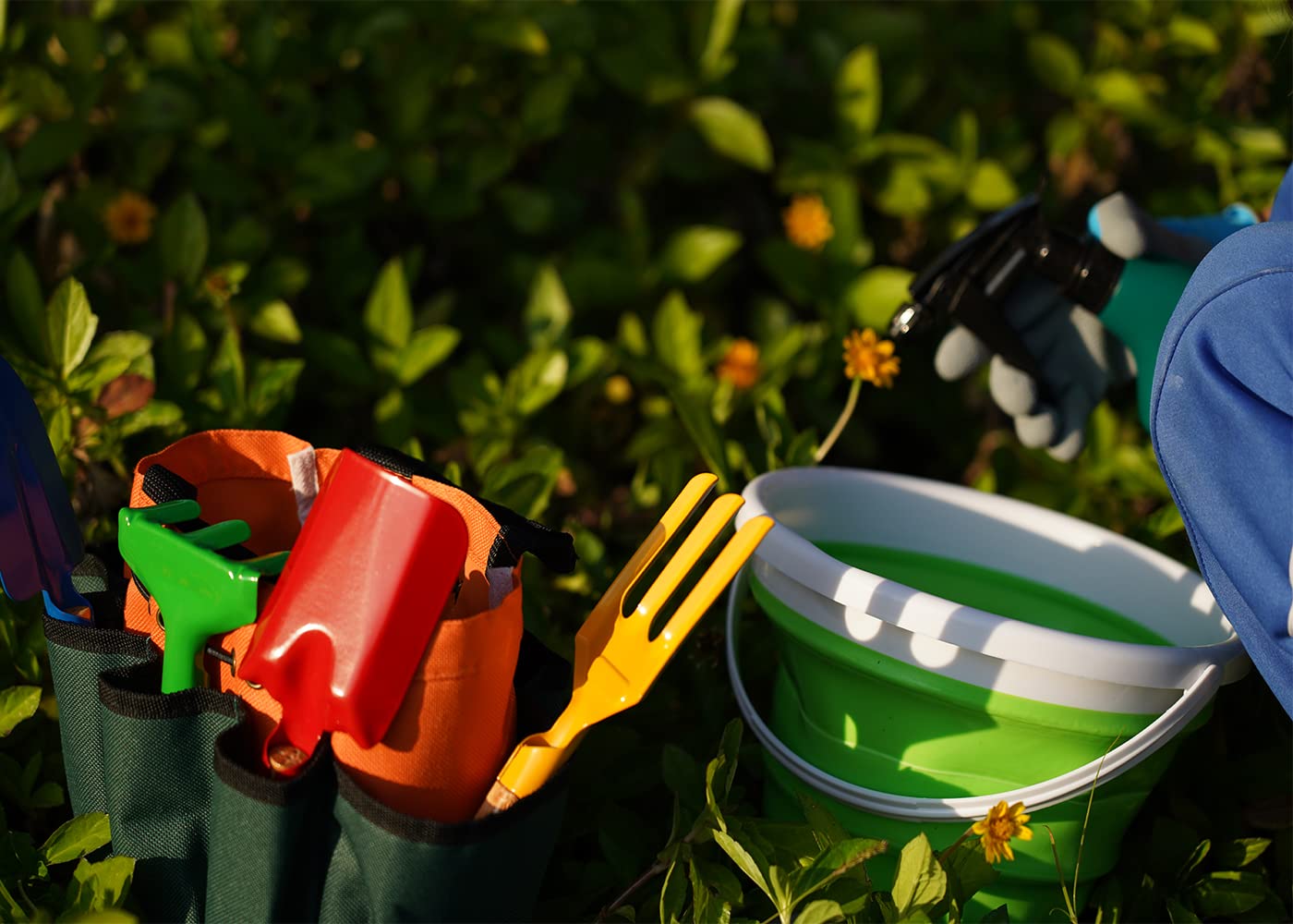 **Kids Gardening Set - Real Metal Tools Kit for Children with Shovel, Rake, Fork, Trowel, Sun Hat, Apron, Gloves, Tote Bag, Sprayer & Bucket - Outdoor Gardening Gifts for Boys & Girls - Perfect for Backyard, School Projects & Nature Exploration**