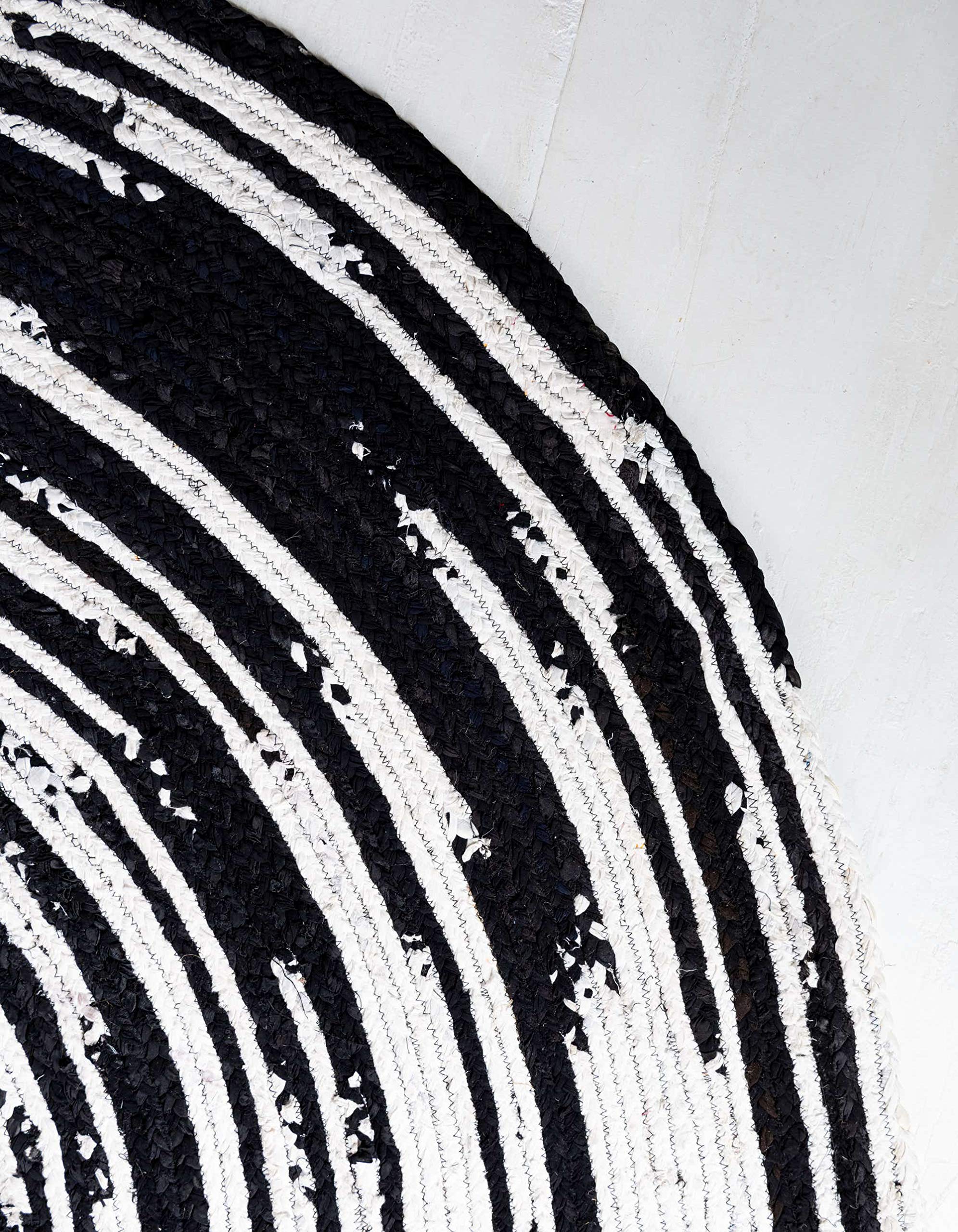 Unique Loom Braided Chindi Collection Casual Modern Black Round Rug (3' 3 x 3' 3) - Stylish Boho Home Decor for Living Room, Bedroom & Office