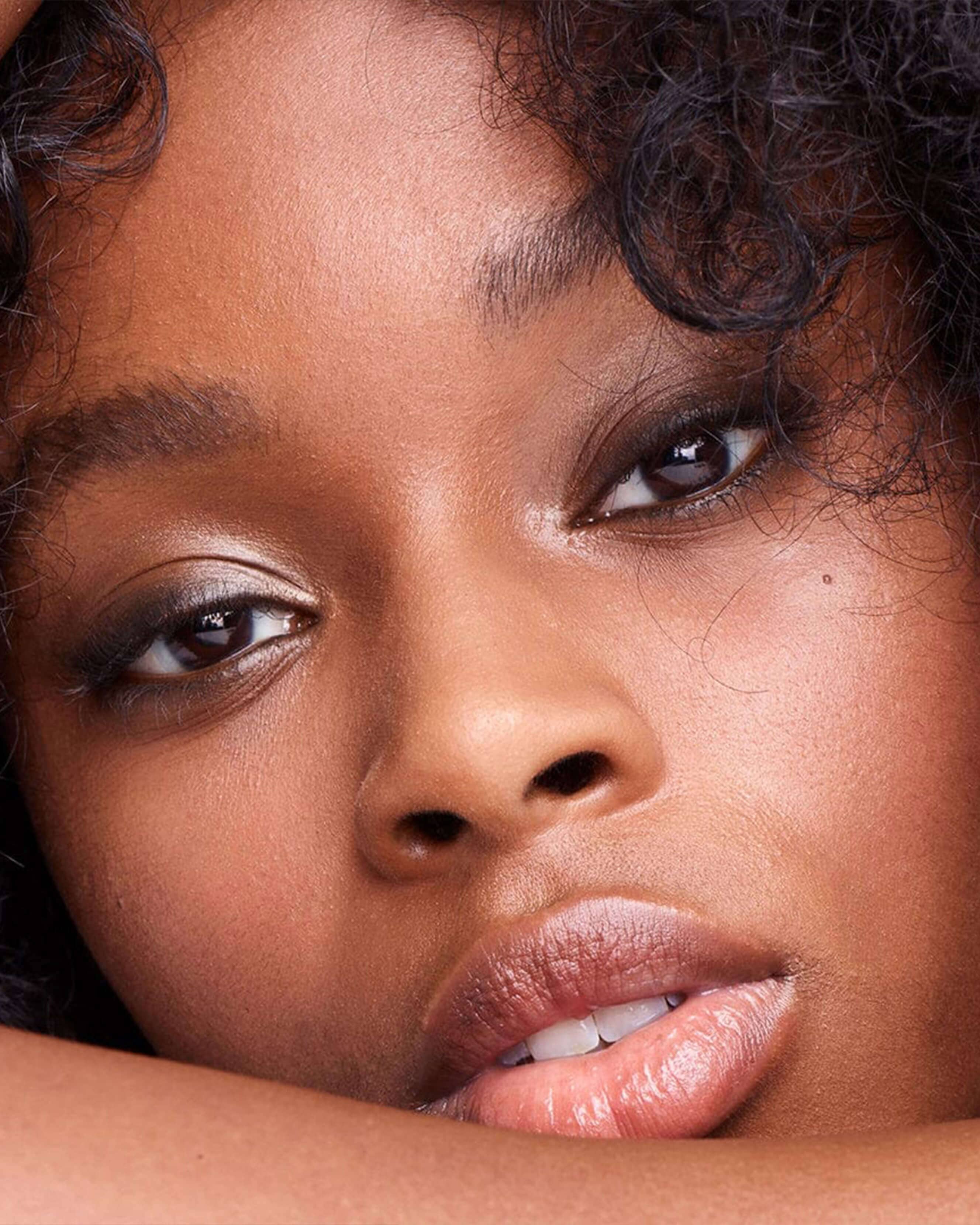 Natural Peach Luminizer Highlighter - Buildable Glow for Face & Body - Vegan & Cruelty-Free Makeup for Dewy, Radiant Skin | Perfect for Everyday Wear, Special Occasions & Photo Shoots