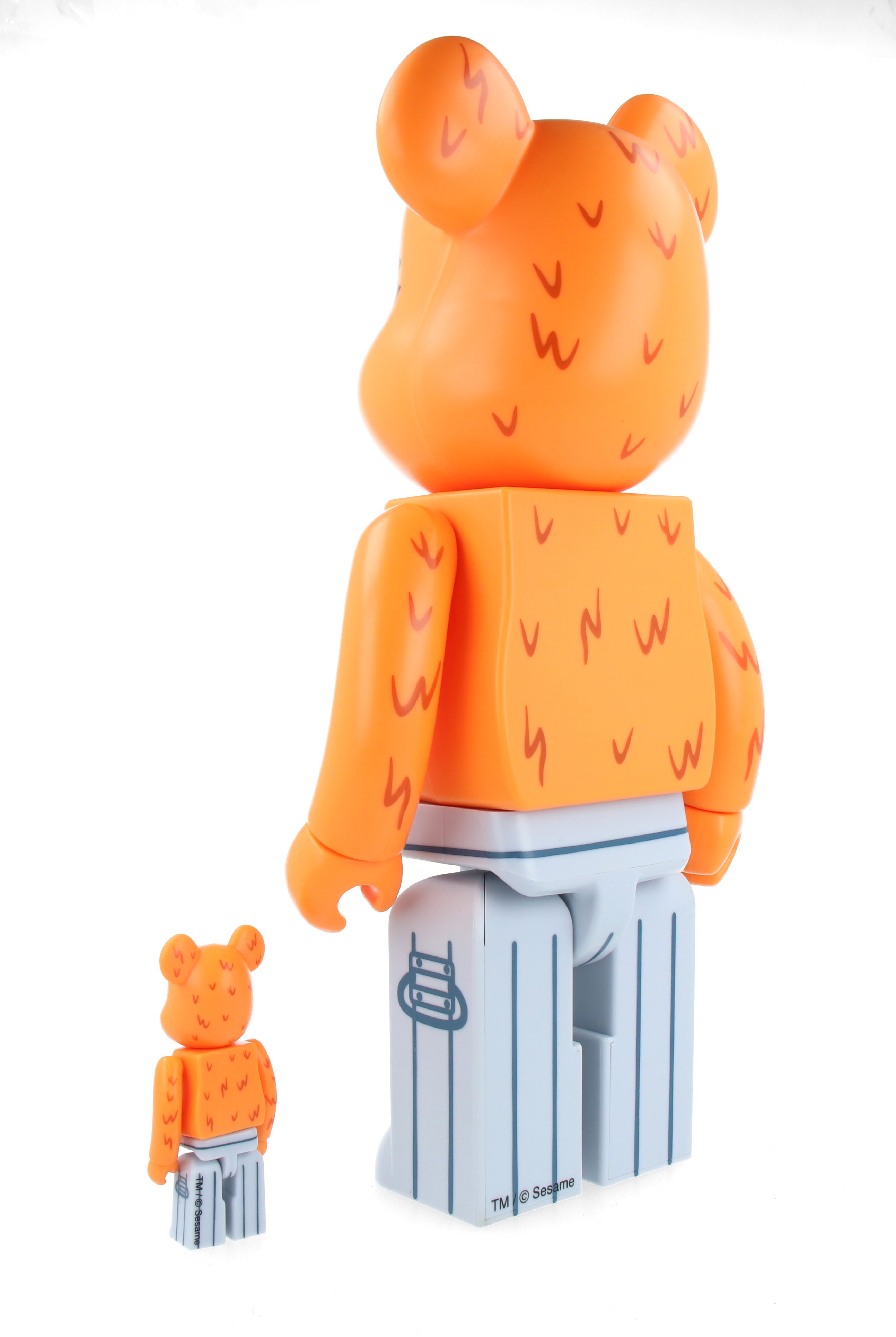 400% + 100% Bearbrick Oscar the Grouch Collectible Figure (Original Orange Fur Version) - Perfect for Anime Fans & Street Art Collectors