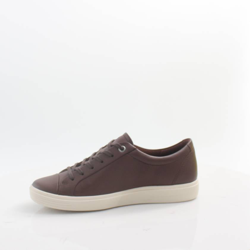ECCO Classic Comfortable Leather Shoes for Men & Women - Stylish & Durable Walking Shoes for Work, Travel & Everyday Wear