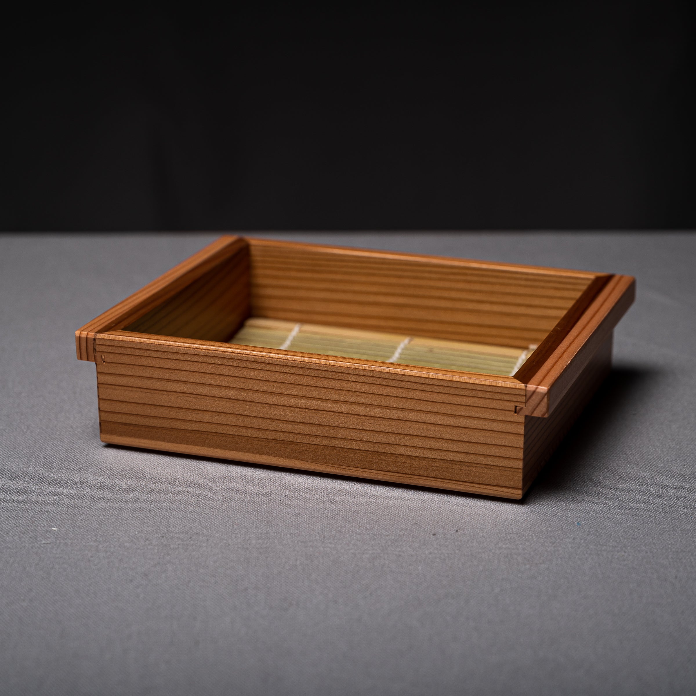 Premium Japanese Cedar Soba Noodle Bowl - Handcrafted Rectangle Serving Dish for Cold Noodles (2 Sizes) | Authentic Zaru Soba Tray for Traditional Japanese Cuisine & Home Dining Experience