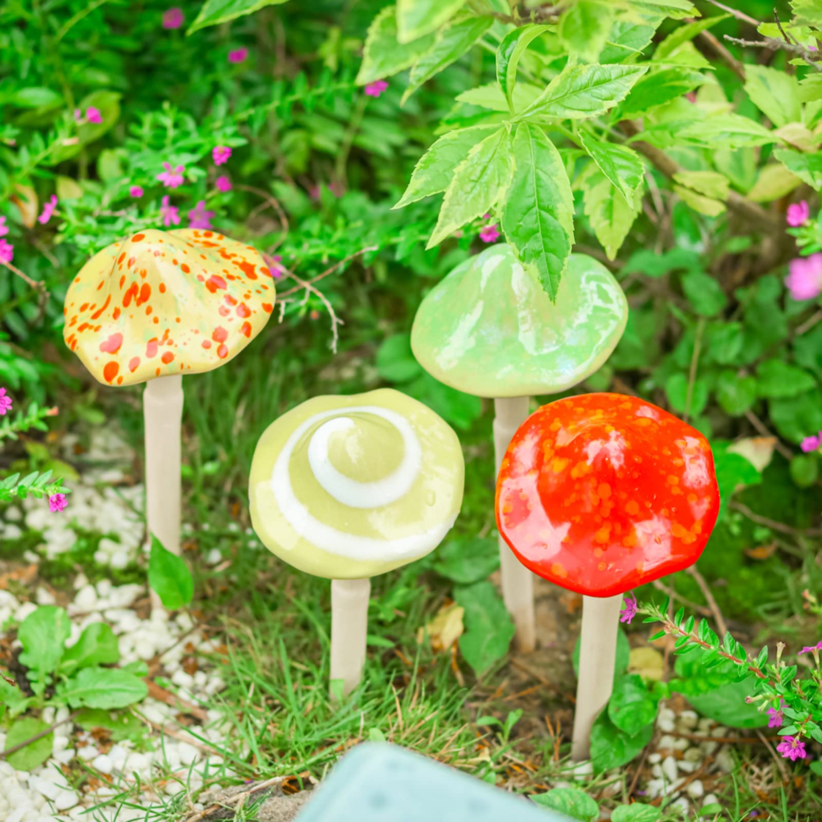 4pcs Ceramic Mushroom Garden Decor - Handmade Mushroom Statues for Fairy Garden, Lawn Ornament, Yard & Patio Decor - Perfect for Outdoor Garden, Fairy Tale Scenes & Home Landscaping
