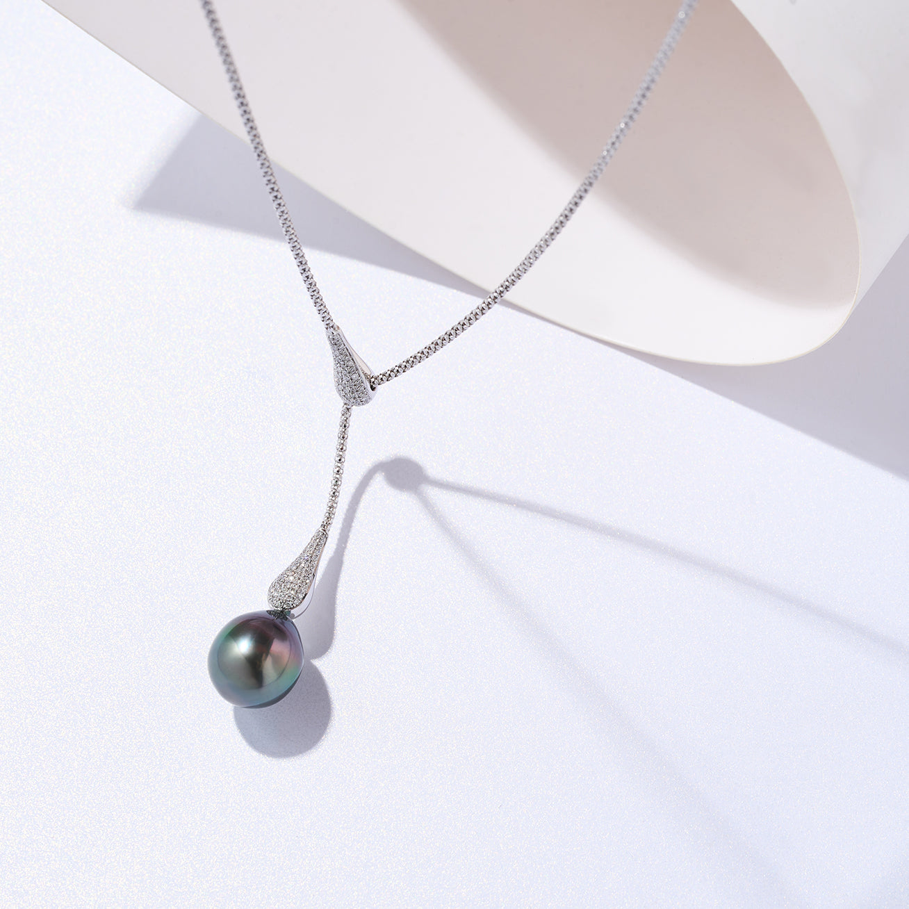 18K Solid Gold Diamond Tahitian Pearl Necklace for Women - Elegant Luxury Jewelry Gift for Anniversary, Wedding & Special Occasions | KN00281