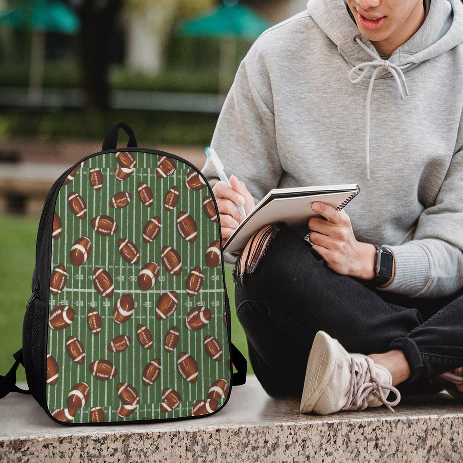 IOEDTHBJ 17 Inch 3D Printed American Football Pattern Backpack - Laptop Computer Bag for School, Work & Travel - Durable Unisex Backpack for Men & Women (Fits 17-Inch Laptops) - Perfect for College, Office & Sports Fans