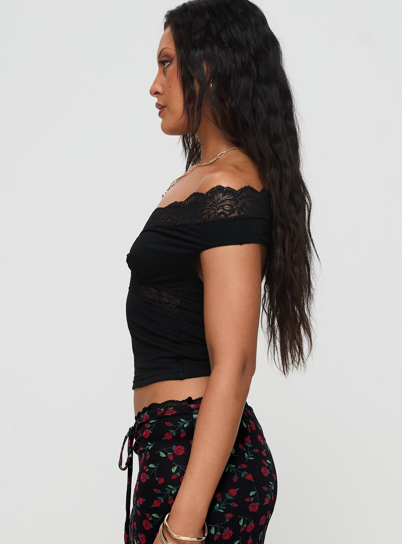 Elegant Amarena Off-The-Shoulder Lace Top for Women - Black | Romantic Date Night & Summer Party Blouse