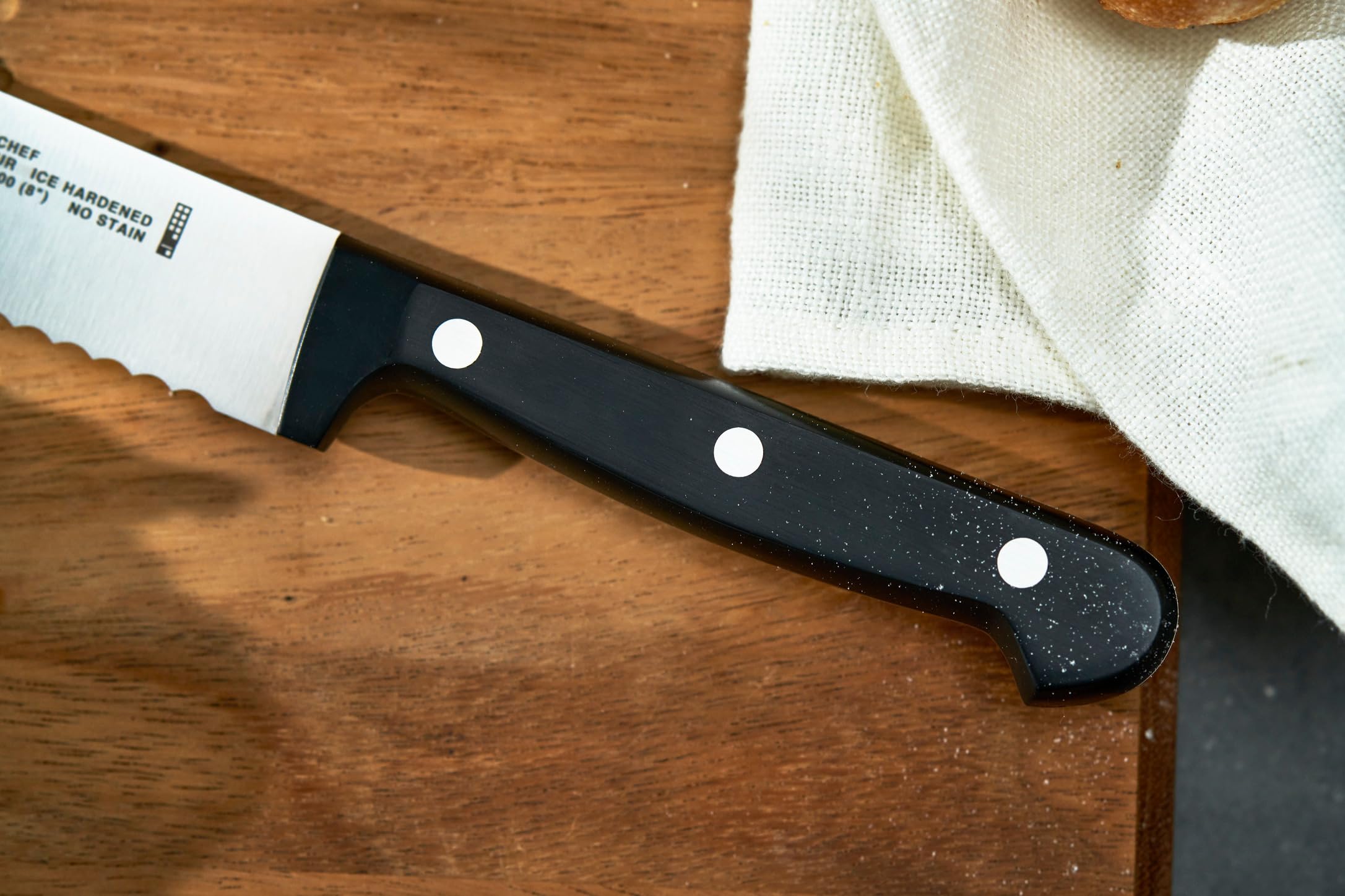 ZWILLING Twin Chef Bread Knife - 8-Inch Stainless Steel Serrated Blade - Silver/Black Handle - Perfect for Slicing Bread, Cakes & Pastries - Ideal for Home Bakers & Professional Chefs