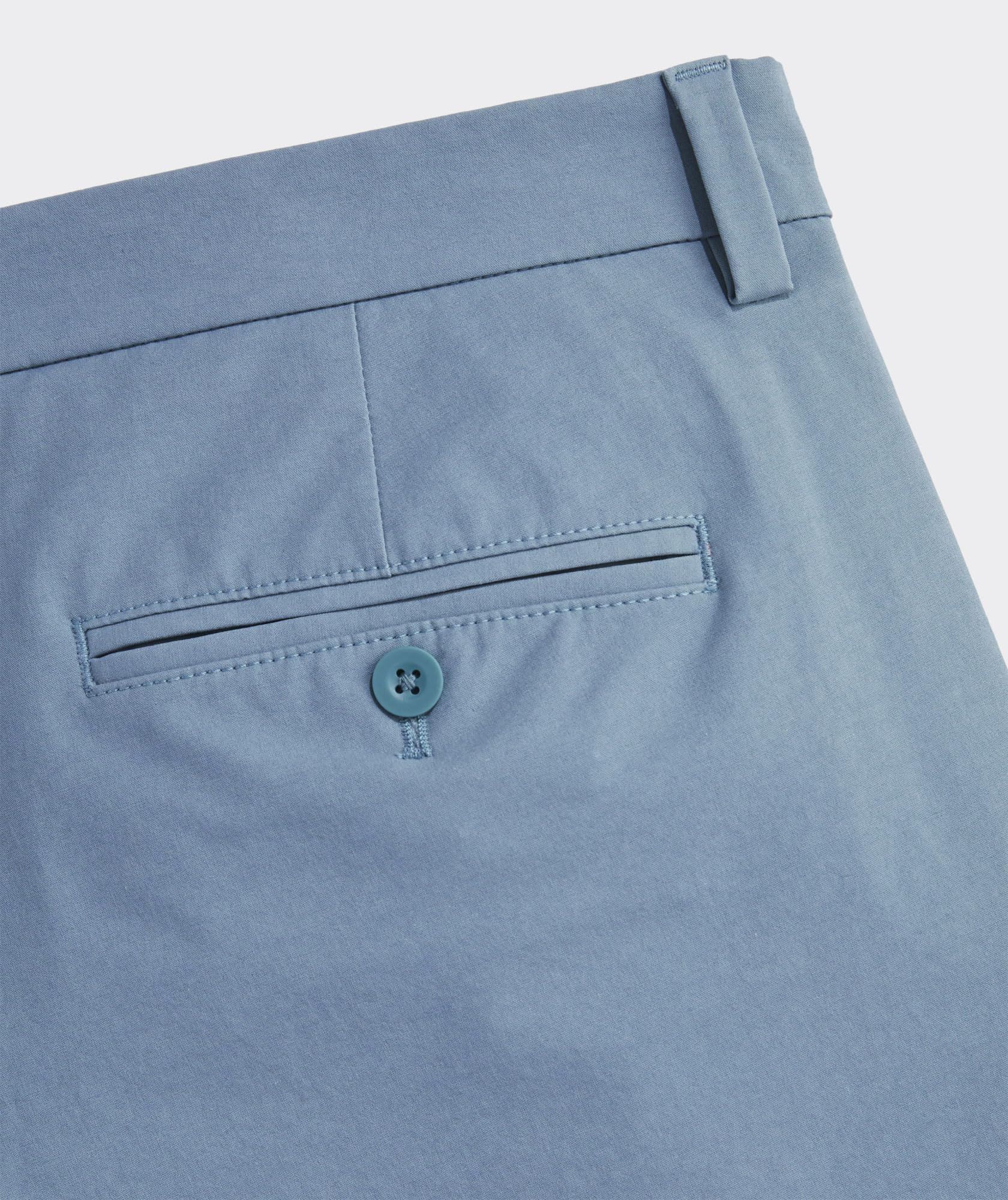Vineyard Vines Men's 7 Inch On-the-Go Shorts - Comfortable Casual Swim & Lounge Shorts for Beach, Pool, and Summer Activities