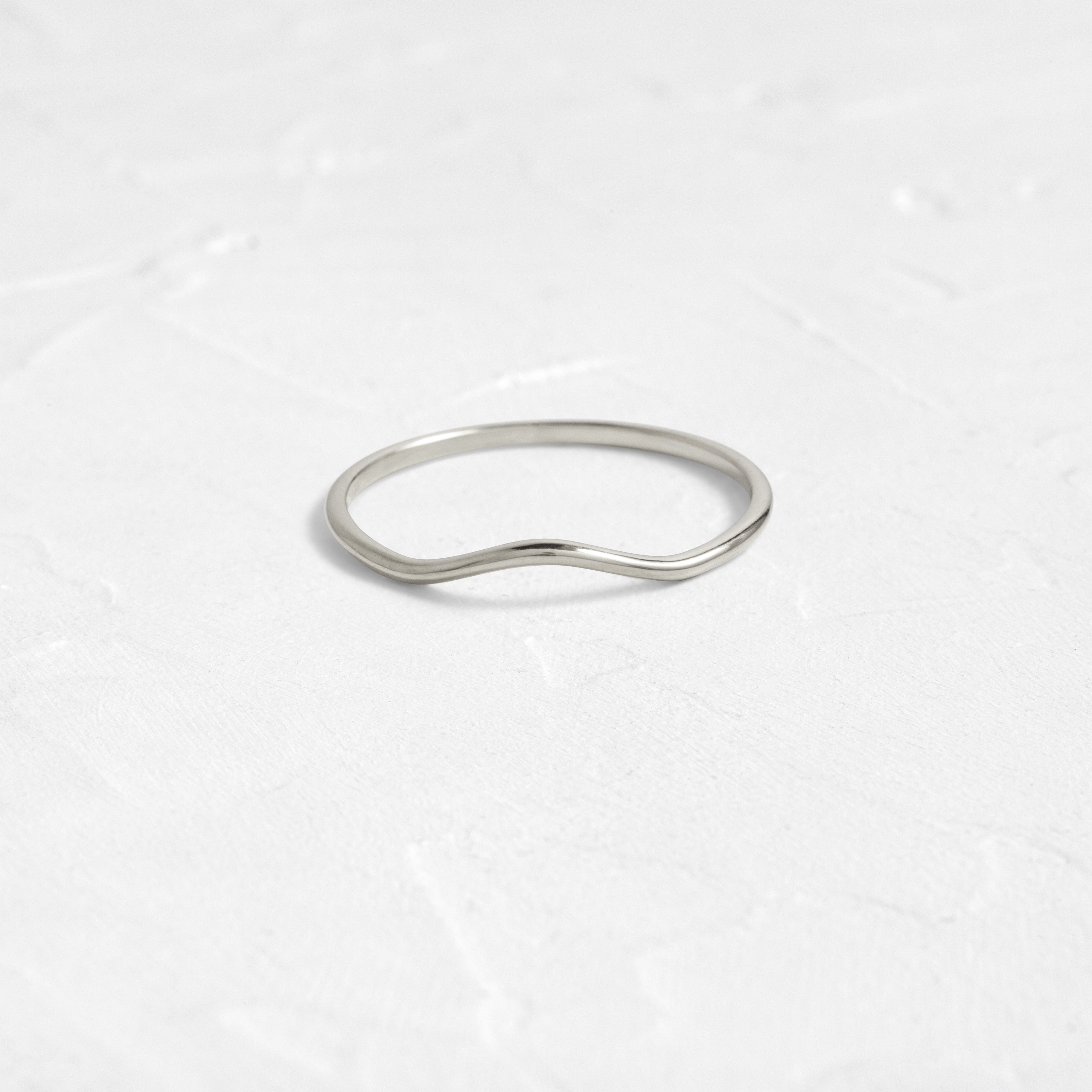 Elegant Curved Wedding Band Ring for Women - Perfect for Engagement, Anniversary & Bridal Jewelry - Ideal Gift for Her