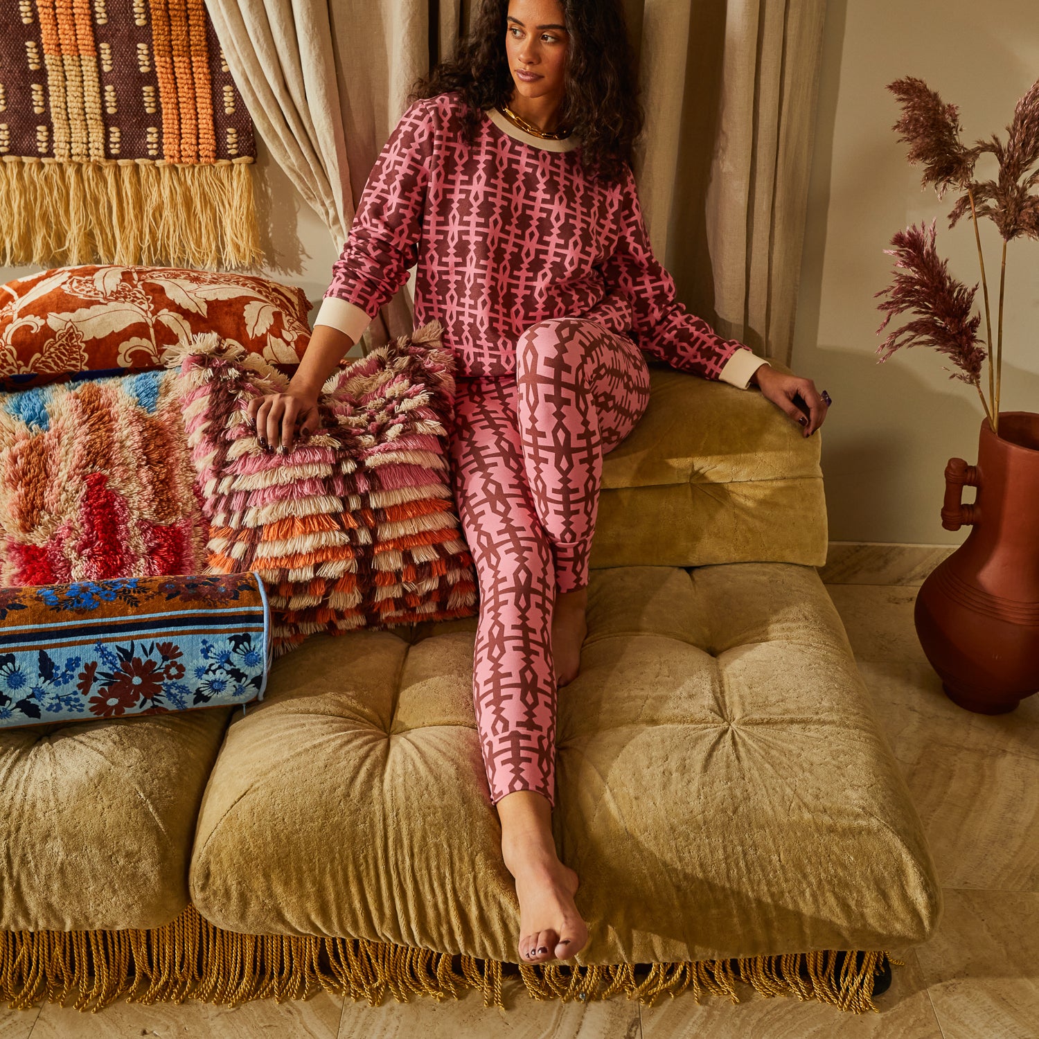 Amata Women's Knit Sweater - Soft & Cozy Pullover for Fall & Winter - Perfect for Casual Outfits, Office Wear & Holiday Gatherings