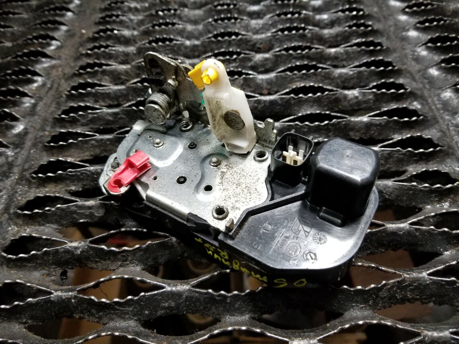 05-07 Dodge Magnum Left Rear Door Lock Actuator - OEM Replacement Part - Perfect for Car Door Lock Repair & Maintenance