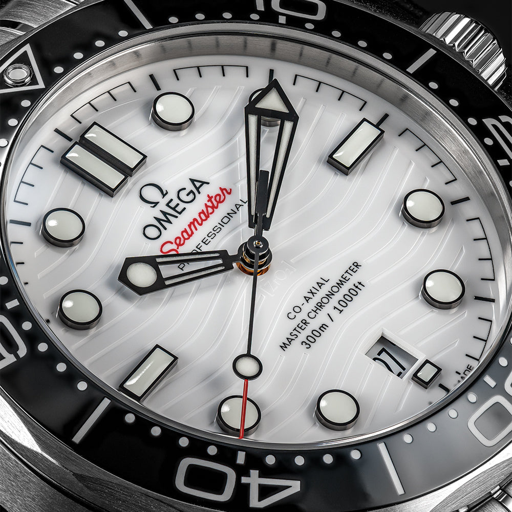 Omega Seamaster Diver 300M Co-Axial Master Chronometer 42mm Men's Luxury Watch - White Dial Stainless Steel Bracelet - Perfect for Diving, Business & Formal Occasions