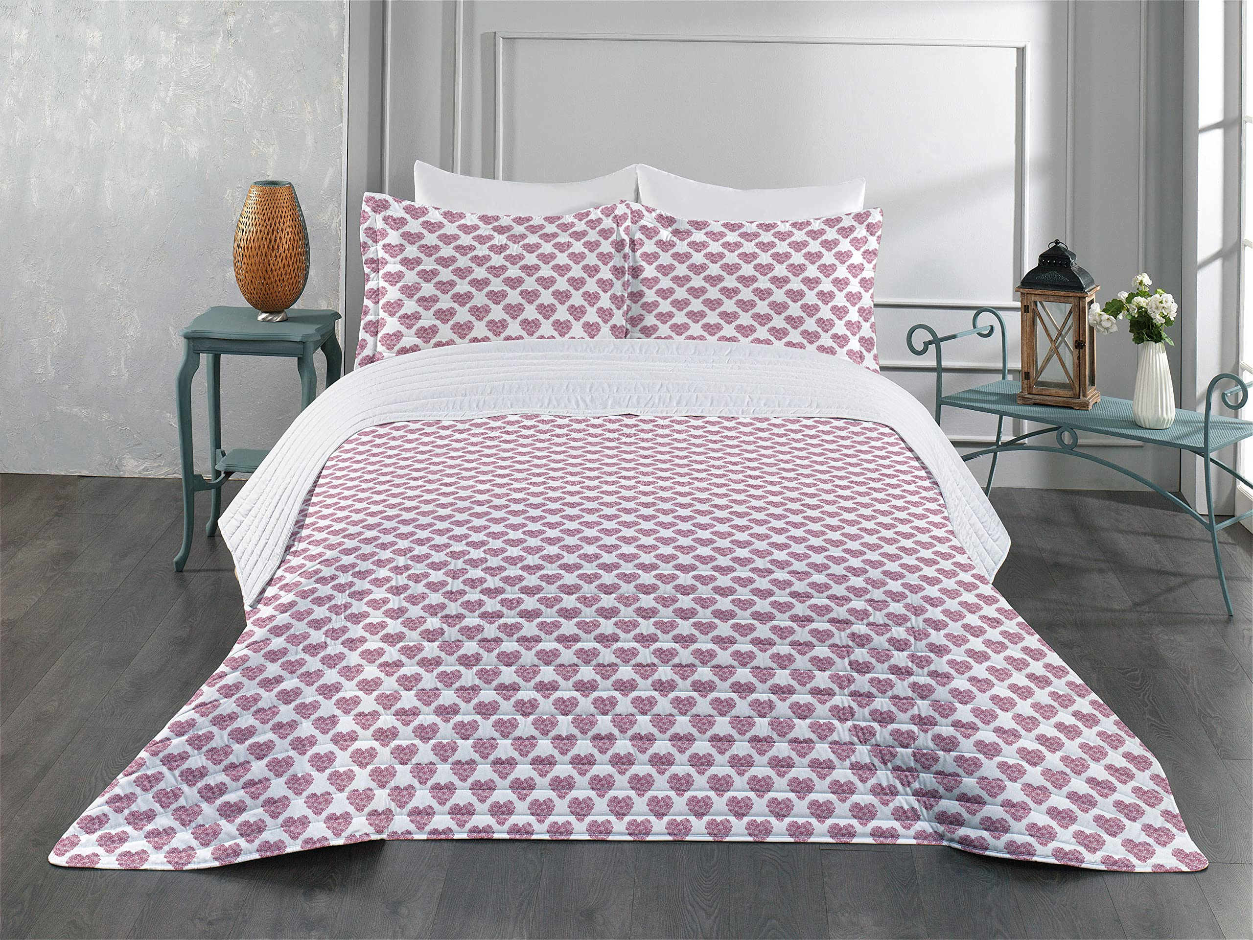 Ambesonne Spring Microfiber Bedspread Set - Floral Heart Pattern Valentine's Day Bedding | Soft Queen Size Comforter with Pillow Shams in White & Pale Fuchsia | Perfect for Romantic Bedroom Decor & Anniversary Gifts