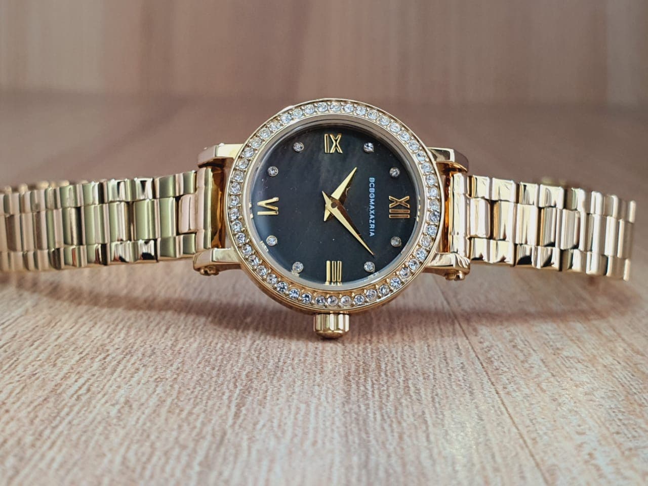 BCBGMAXAZRIA Women's Quartz Two-Tone Stainless Steel Watch BG50673004 - Elegant Timepiece for Office, Party & Everyday Wear