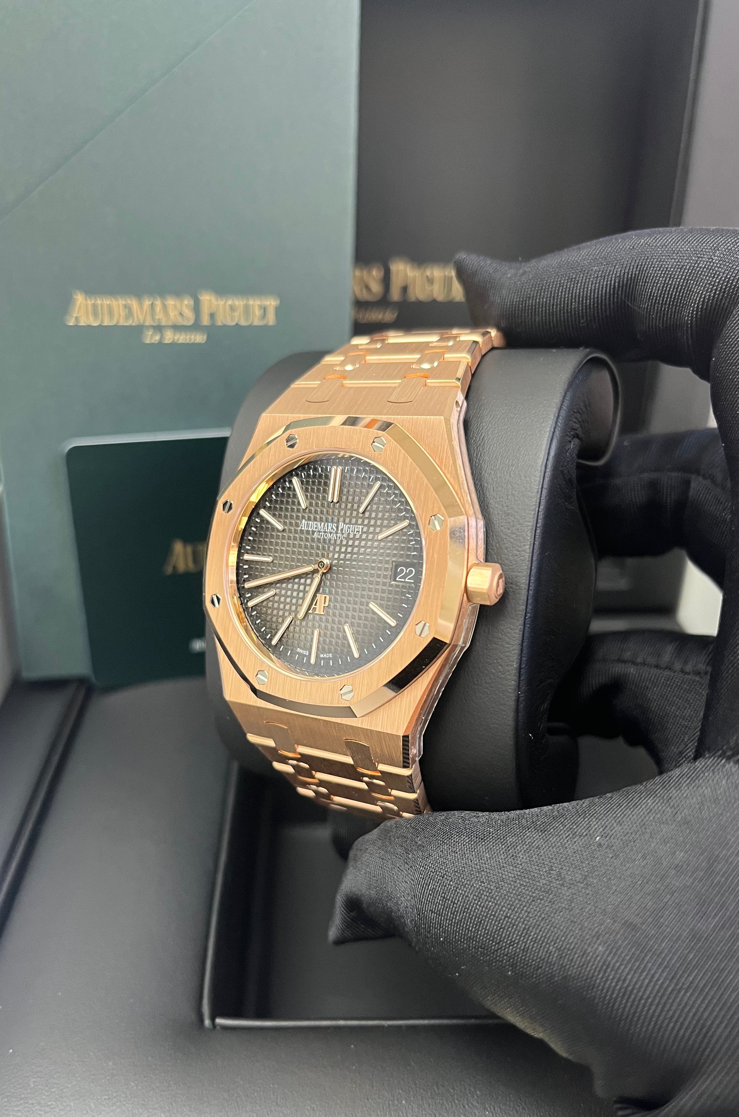 Audemars Piguet Royal Oak Jumbo 16202OR Extra Thin 39mm 18K Rose Gold Men's Luxury Watch - Perfect for Business Meetings & Formal Occasions