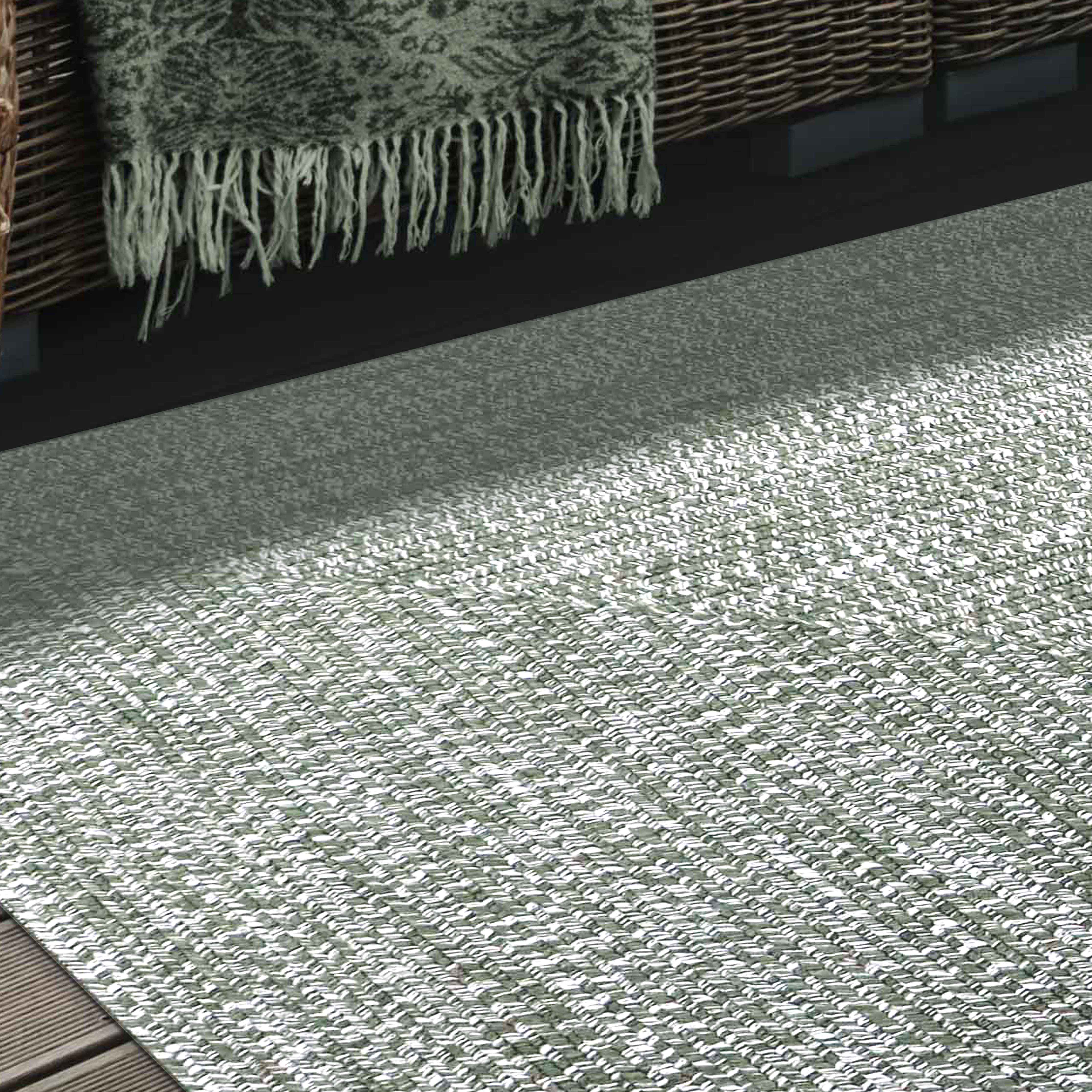 Two-Toned Braided Bohemian Area Rug - Indoor/Outdoor Use for Living Room, Patio & Bedroom Decor