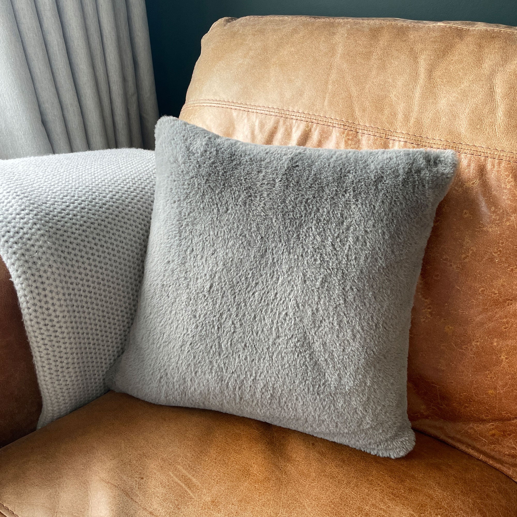 Personalized Pet Memorial Cushion with Photo - Faux Fur Keepsake for Ashes - Comforting Pet Loss Gift for Dog & Cat Owners - Perfect for Home Memorials & Healing