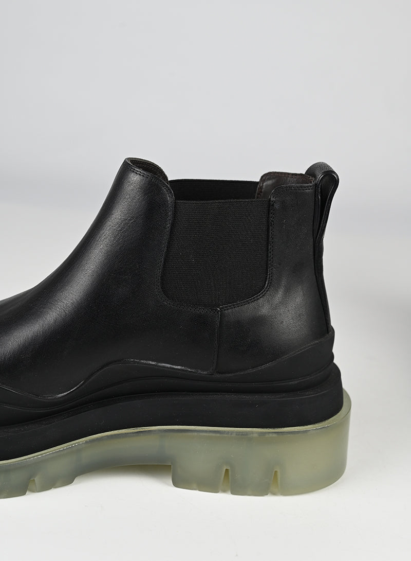 Bottega Veneta Black Leather Tire Boots Size 39 - Stylish & Comfortable for Fall/Winter Fashion Outfits