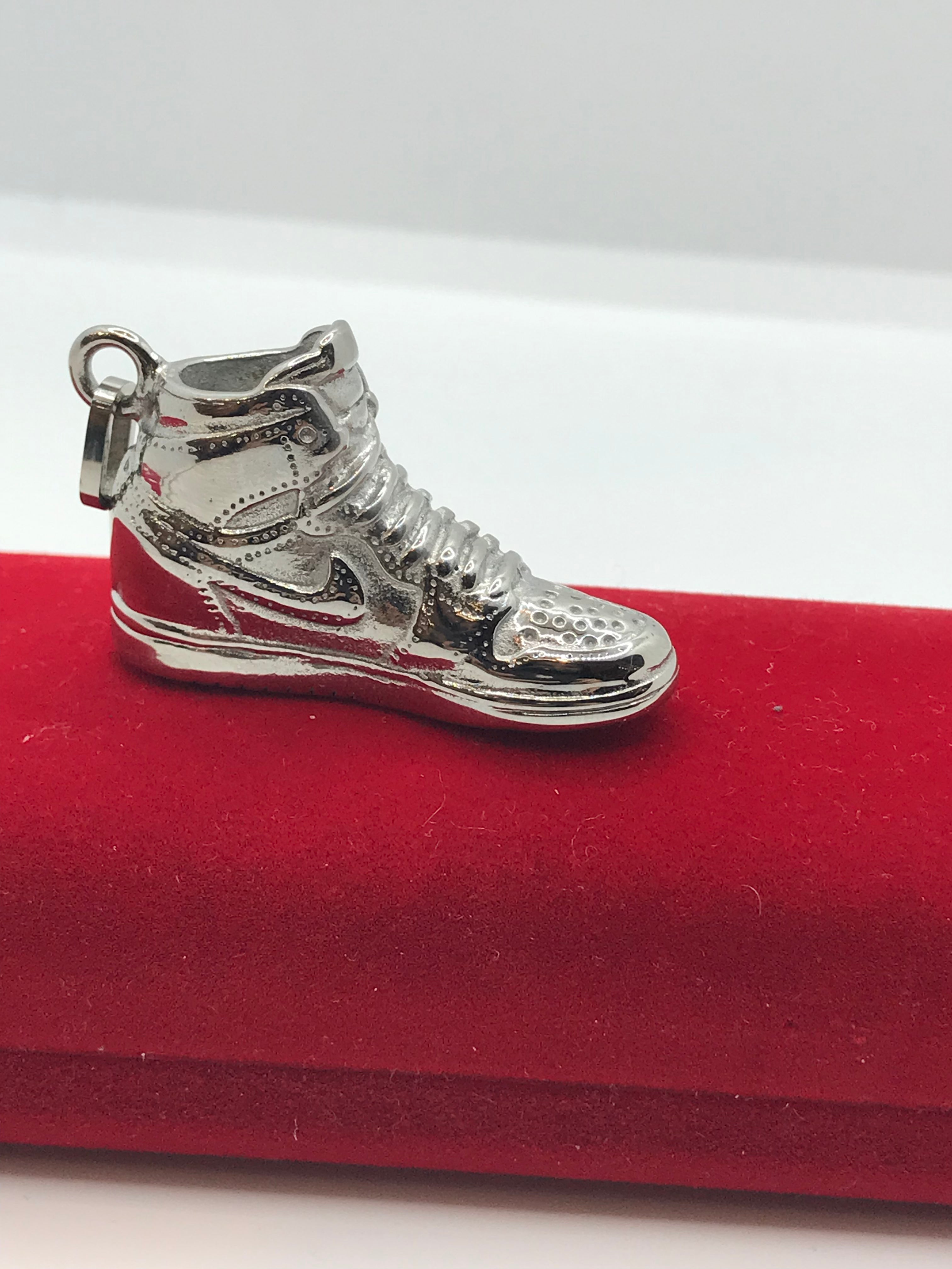 Premium Stainless Steel Shoe Pendant Charm - Durable & Stylish Jewelry for Sneakers, Boots & Casual Shoes - Perfect for Customization, Gifts & Fashion Accessories