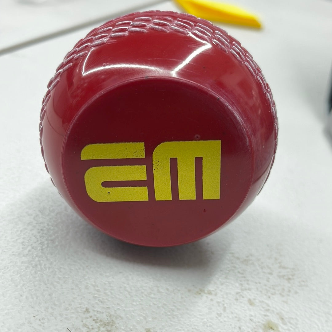 EM Flat Seam Cricket Training Ball - Professional Practice Cricket Ball for Bowling & Batting - Perfect for Nets, Coaching Sessions & Match Preparation