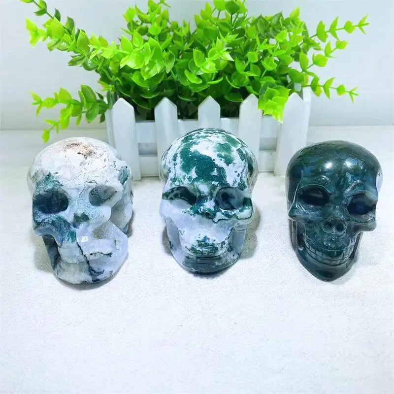 Natural Moss Agate Skull Crystal Carving - Healing Energy Stone for Meditation & Spiritual Practice - Unique Halloween Home Decor & Tabletop Ornament - Perfect Gift for Crystal Lovers (1pc) - Ideal for Yoga Spaces, Altars & Gothic Decor