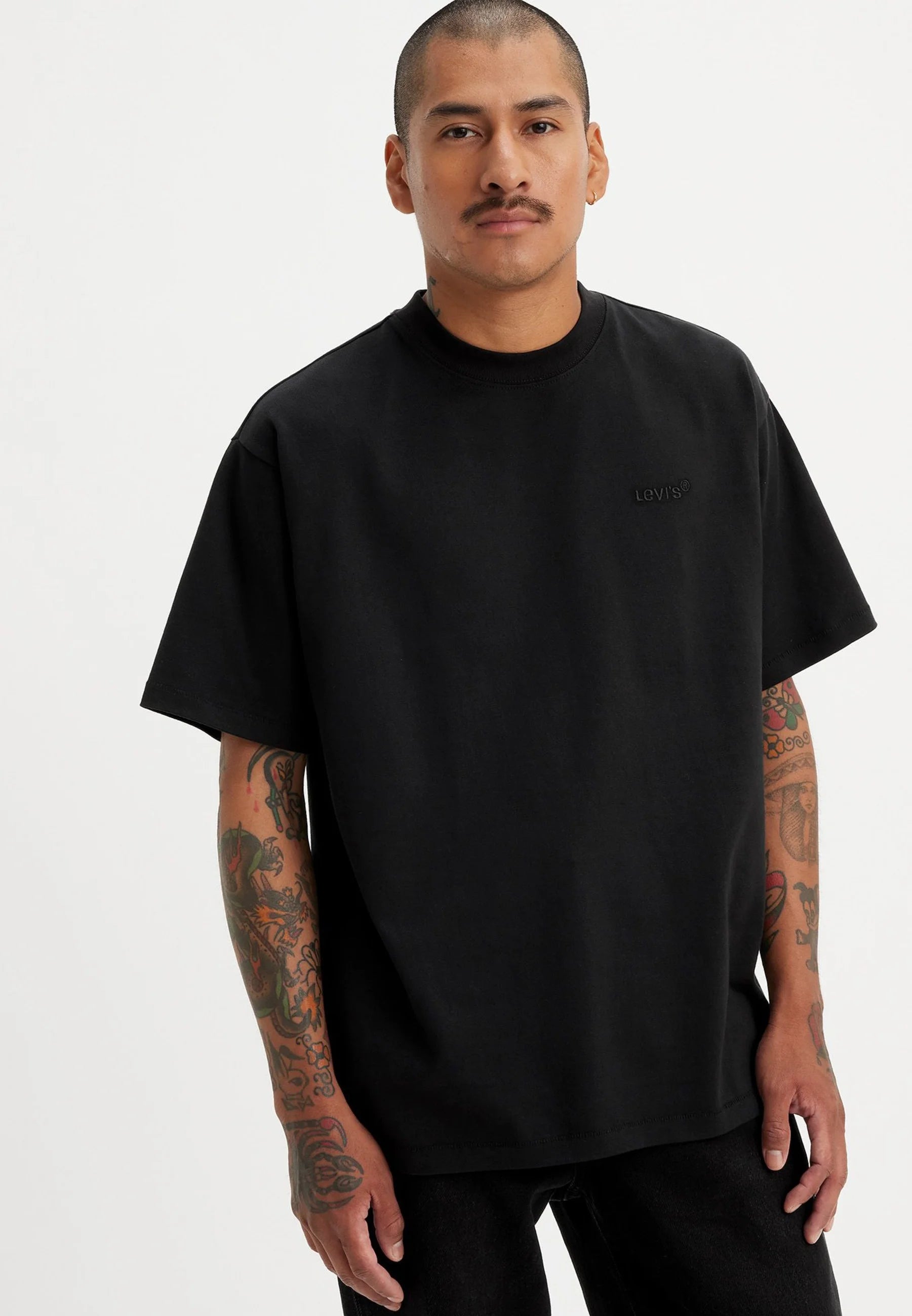 Levi's Relaxed Vintage Embroidered T-Shirt for Men - Soft Cotton Black Tee - Casual Wear & Retro Style Outfit