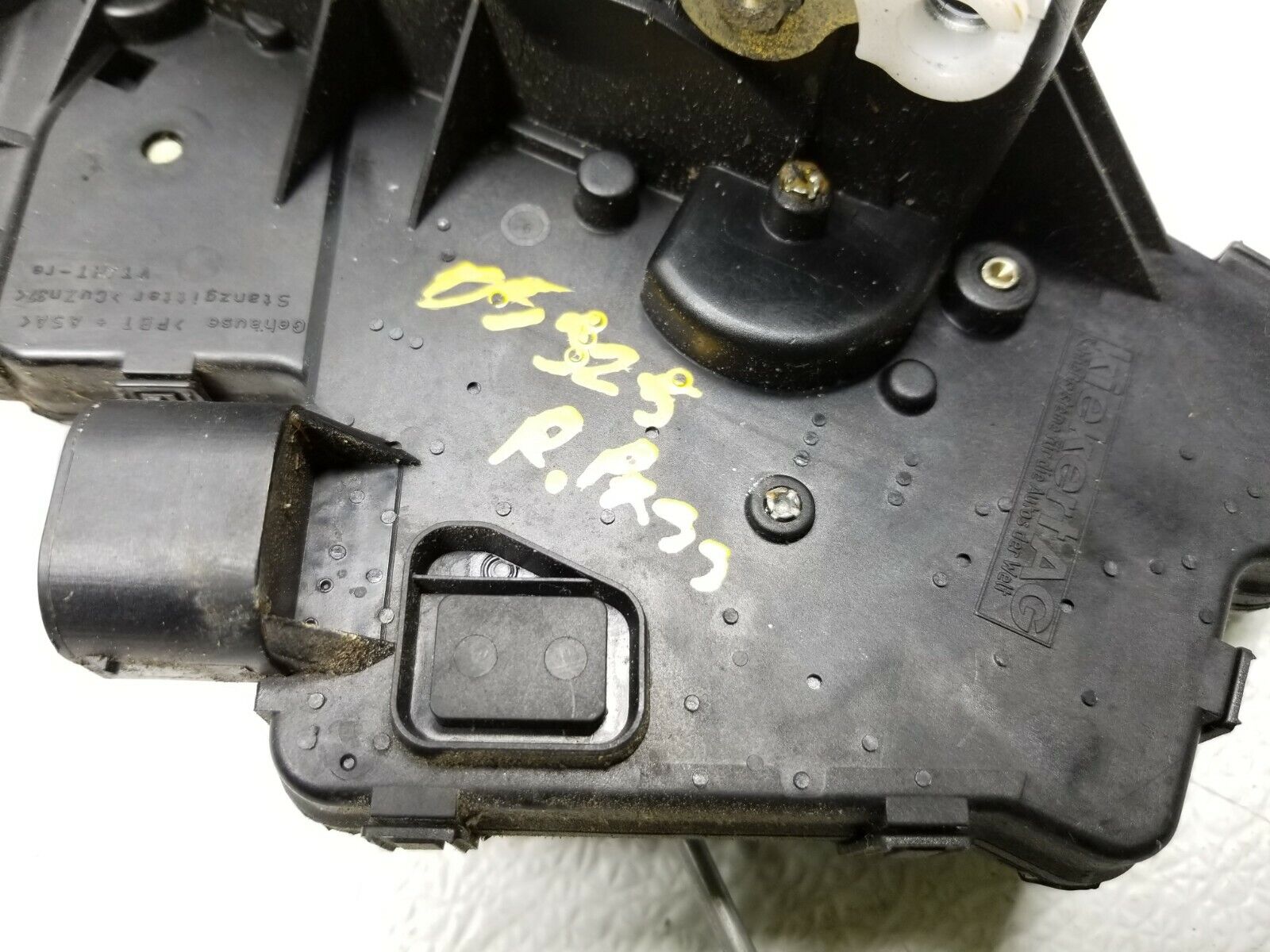 BMW E46 Rear Right Passenger Door Lock Latch Actuator OEM Replacement Part 125k Miles - Compatible with 01 02 03 04 05 Models, Perfect for Door Lock Repair & Maintenance