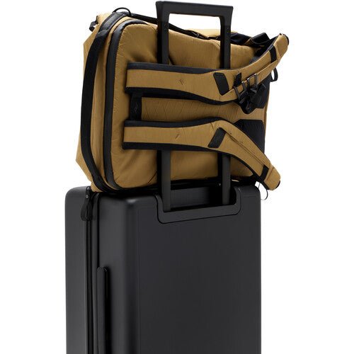 Peak Design Everyday Backpack 30L V2 - Premium Camera & Travel Backpack in Coyote Brown - Perfect for Photographers, Commuters & Outdoor Adventures