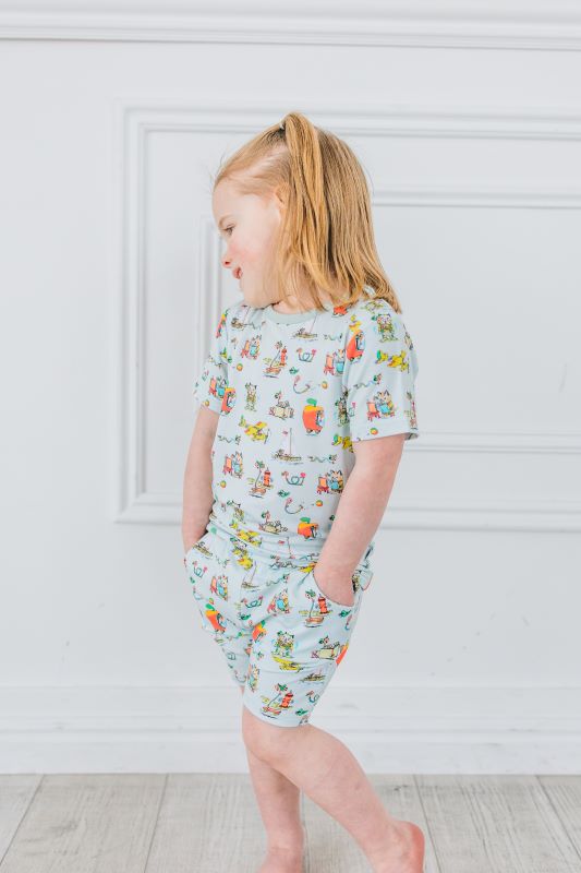 Richard Scarry's Busyworld™ Lowly Worm Short Set for Kids - Cute Cartoon Character Pajama Set | Soft Cotton Sleepwear for Boys & Girls | Perfect for Bedtime, Lounging & Playtime