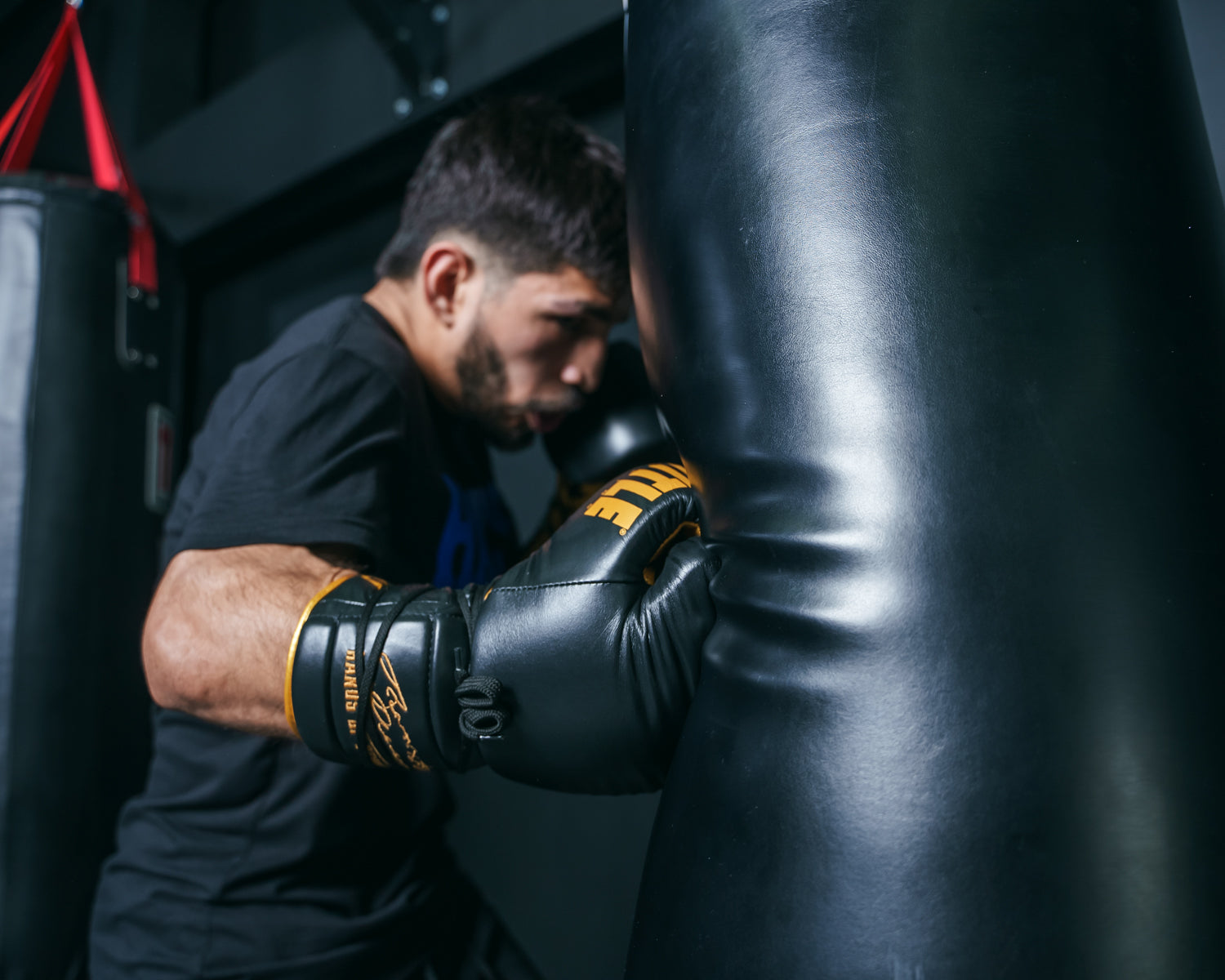 Roberto Duran Professional Leather Boxing Gloves for Men - Premium Sparring Training Gloves for Boxing, MMA, Kickboxing - Ideal for Gym Workouts, Heavy Bag Training & Martial Arts Practice