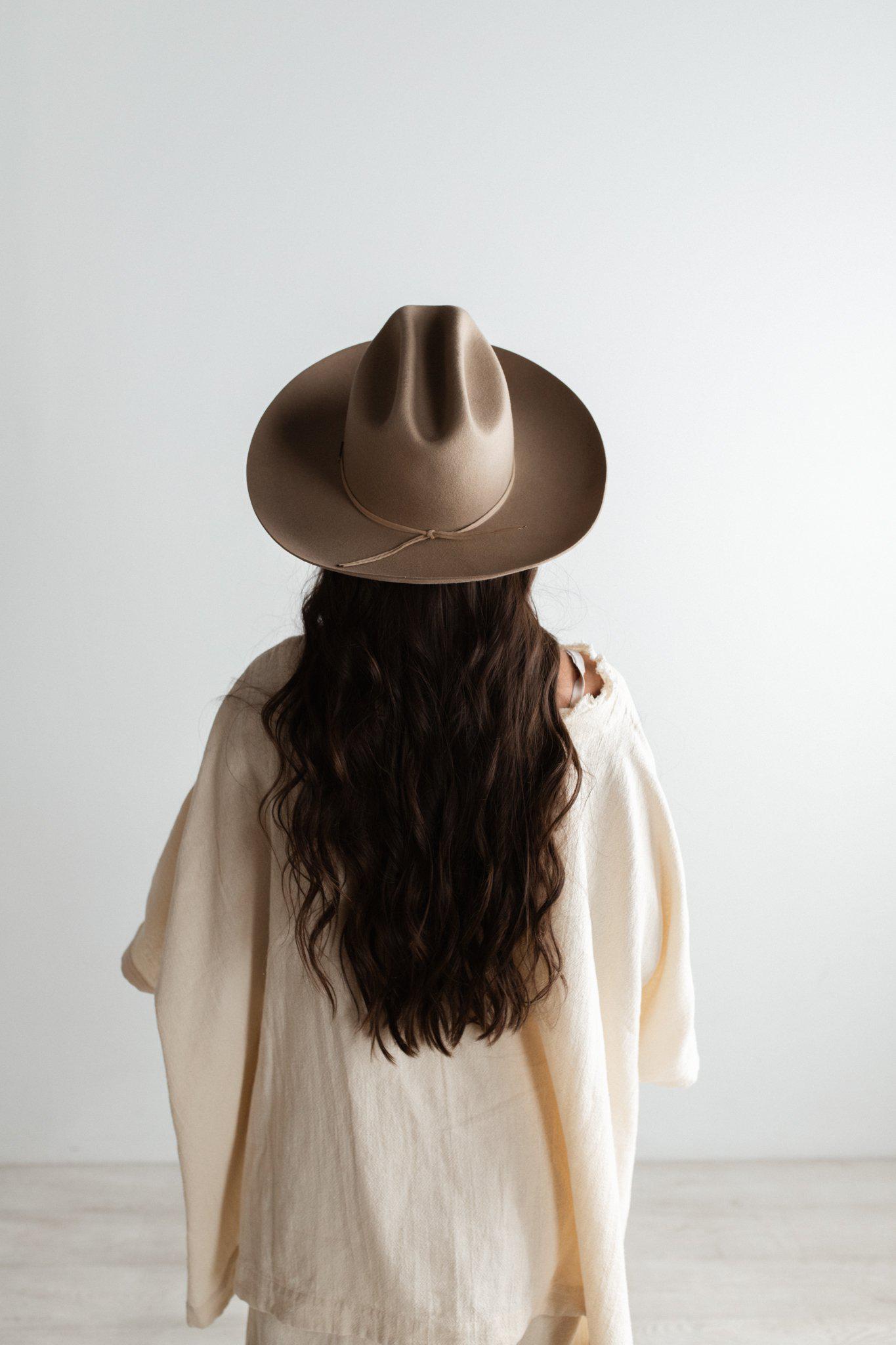 Ezra Western Cowboy Hat for Men & Women - Tan Distressed Leather Hat with Brim - Perfect for Rodeo, Country Music Festivals & Outdoor Adventures