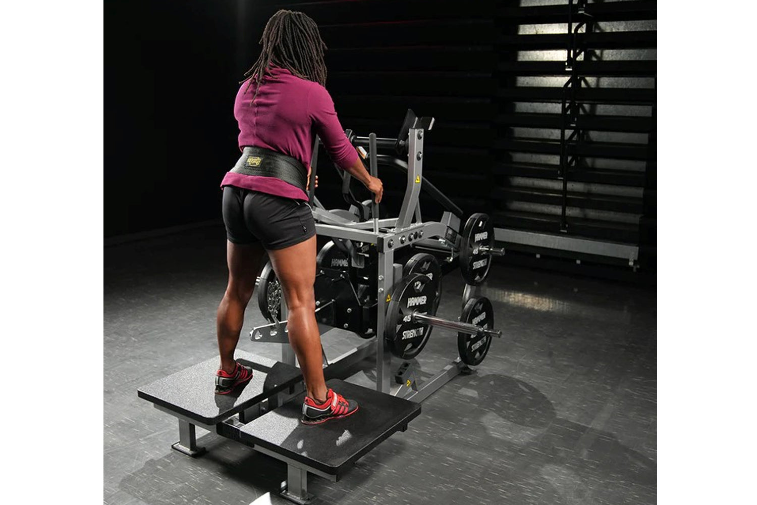 Hammer Strength Plate Loaded Belt Squat Machine - Professional Gym Equipment for Leg Workouts & Strength Training | Perfect for Home Gyms & Commercial Fitness Centers