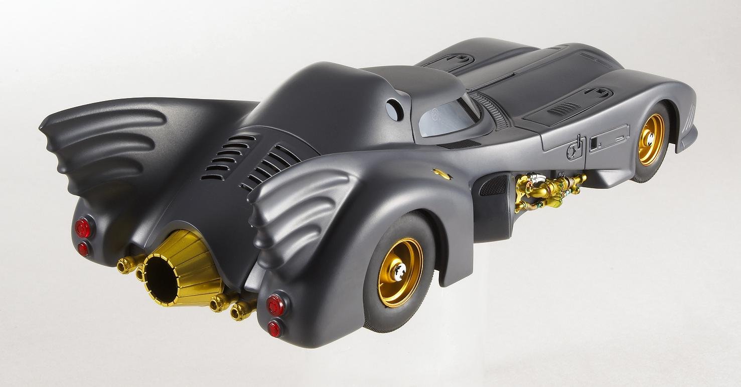 Hot Wheels Elite 1989 Batmobile Die-Cast Car - 1:18 Scale Collectible Model with Display Case | Perfect for DC Comics Fans, Movie Memorabilia Collectors, and Home/Office Decor