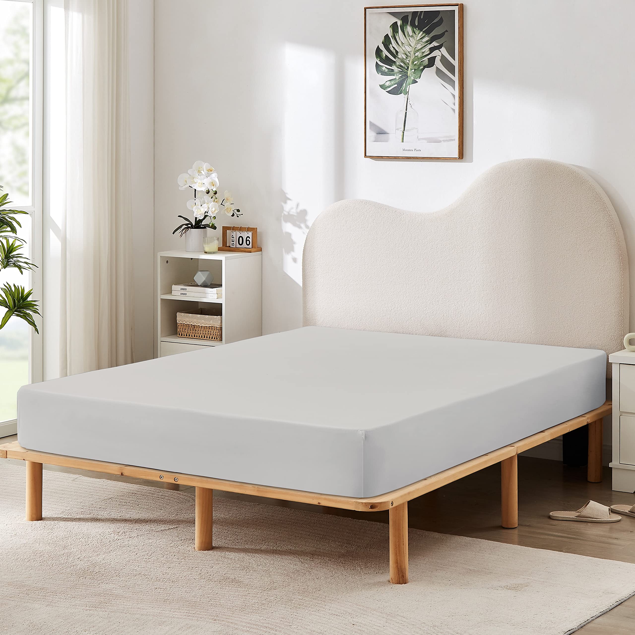 Queen Size Fitted Sheet 60x80 Inches - Soft Breathable Deep Pocket Bed Sheet (18-22 Inch) - Wrinkle Resistant & Colorfast - Light Gray - Perfect for Guest Rooms, Dorms & Master Bedrooms