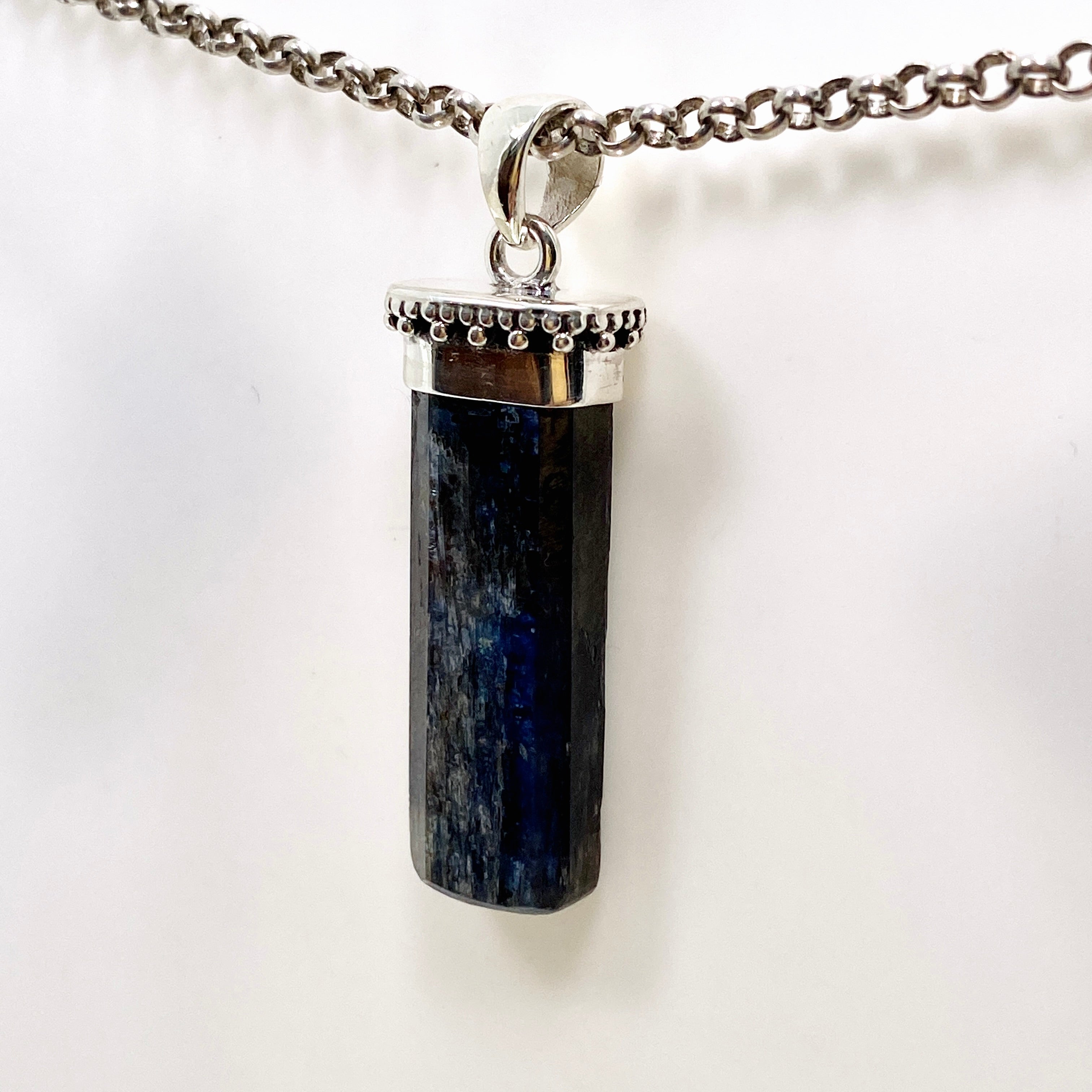 Blue Kyanite Crystal Pendant Necklace - Natural Healing Stone Jewelry KPGJ4621 for Meditation, Energy Balancing & Spiritual Protection