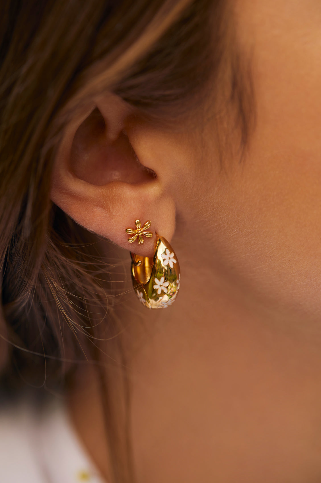 Chunky Floral Hinge Hoop Earrings for Women - Boho Dangle Drop Earrings for Everyday Wear & Special Occasions