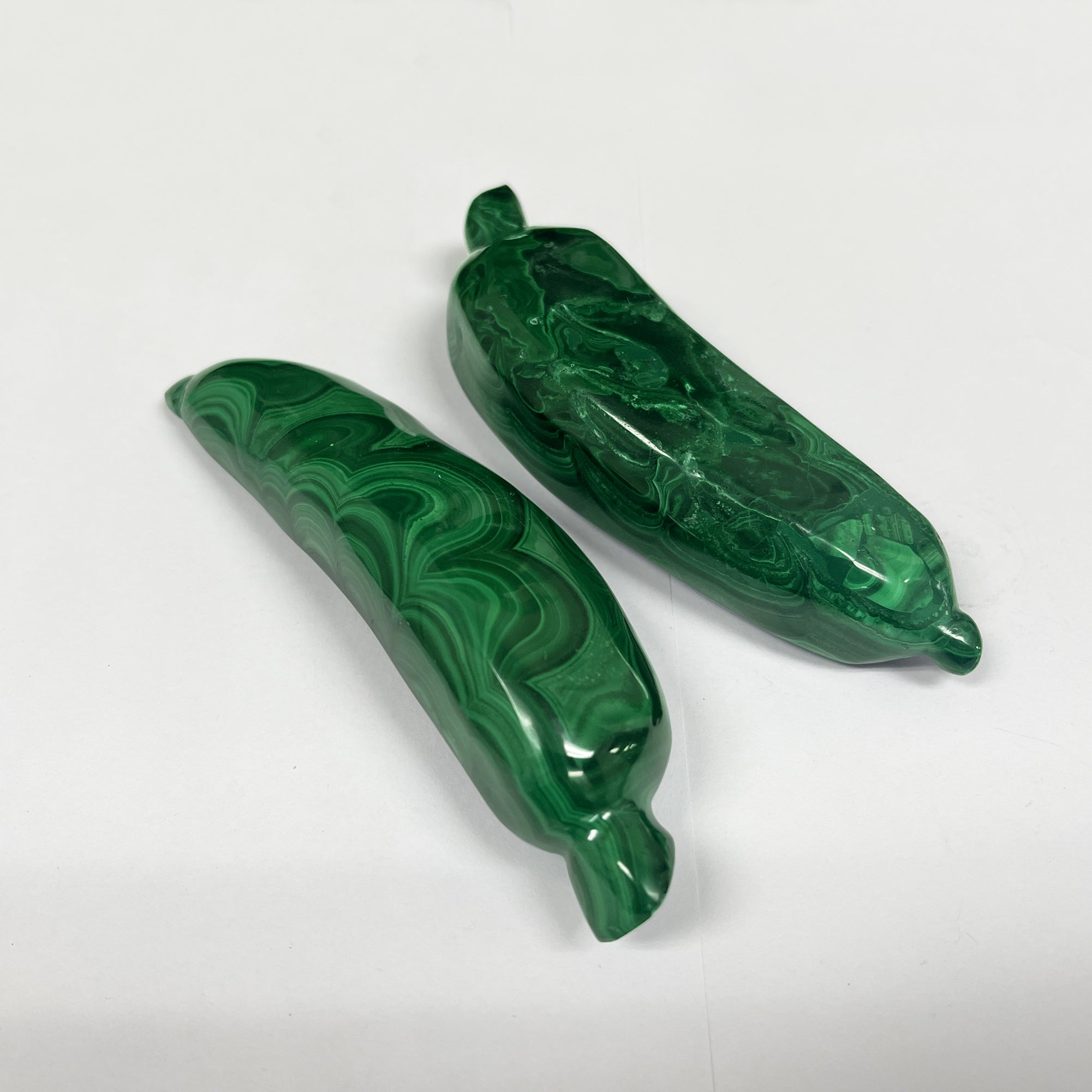 Hand Carved Malachite Fruit & Vegetable Carvings - Natural Green Gemstone Décor for Collectors, Unique Crystal Figurines for Home Display, Office Decor & Gift Giving - Perfect for Feng Shui, Meditation Spaces & Luxury Home Accents