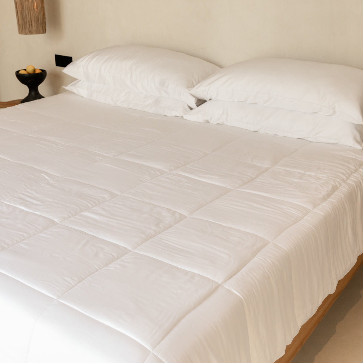 Organic Bamboo Sateen Comforter - Luxurious Soft Queen Size Bedding Set for All Seasons | Hypoallergenic & Breathable | Perfect for Master Bedroom, Guest Room, and Hotel Use