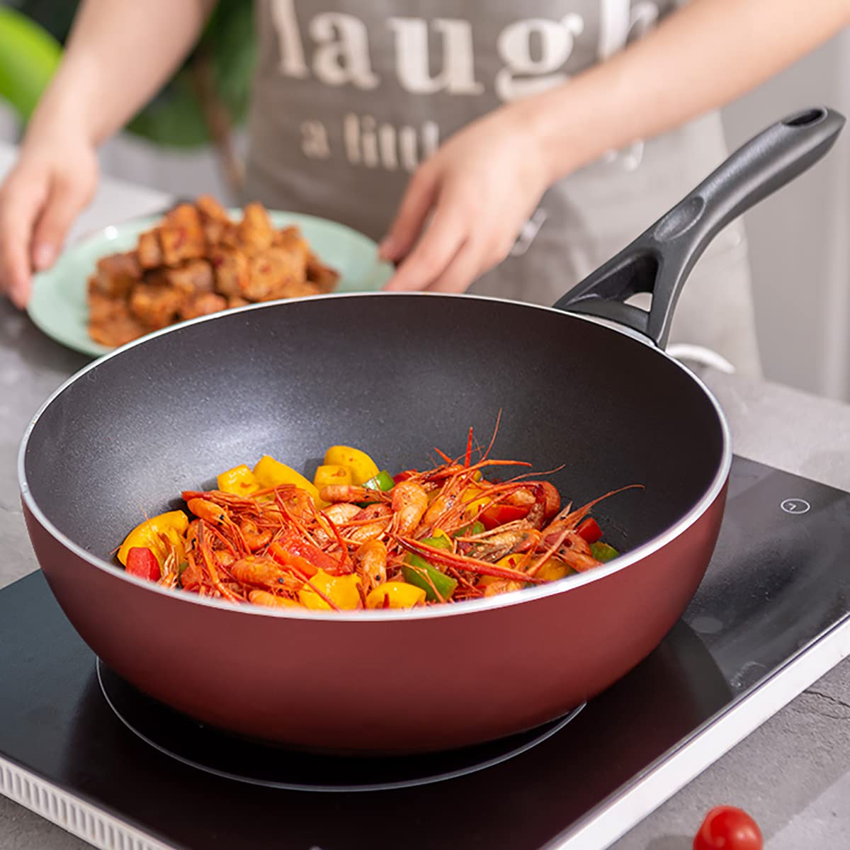 **Non-Stick Aluminum Alloy Frying Pan 28cm/30cm - Induction & Gas Stove Compatible - Comfortable Handle for Easy Cooking - Perfect for Sautéing, Frying & Pancakes**