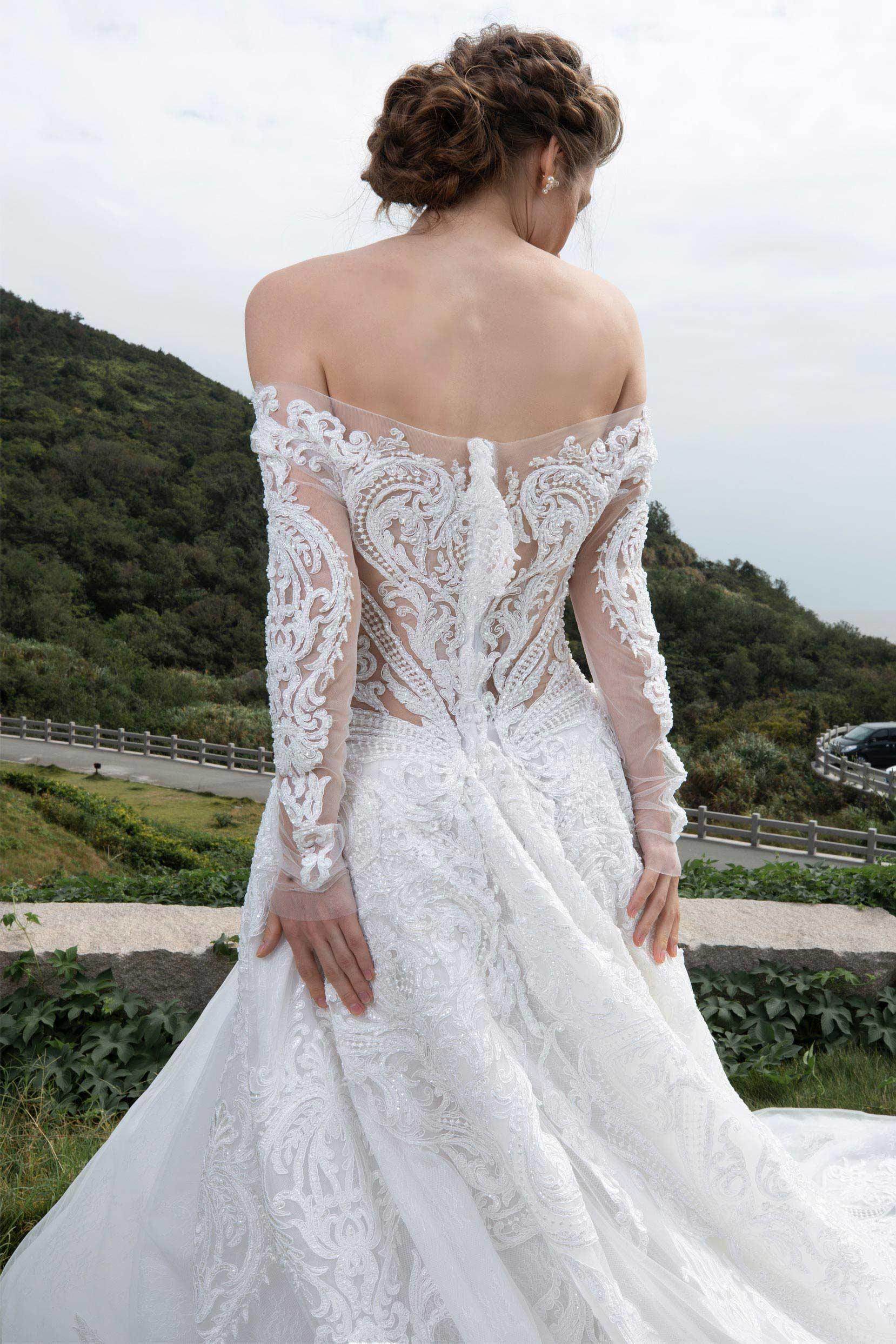 Elegant Princess Cathedral Train Tulle Lace Wedding Dress CW2388 - Perfect for Bridal Gowns, Formal Events & Fairy Tale Weddings