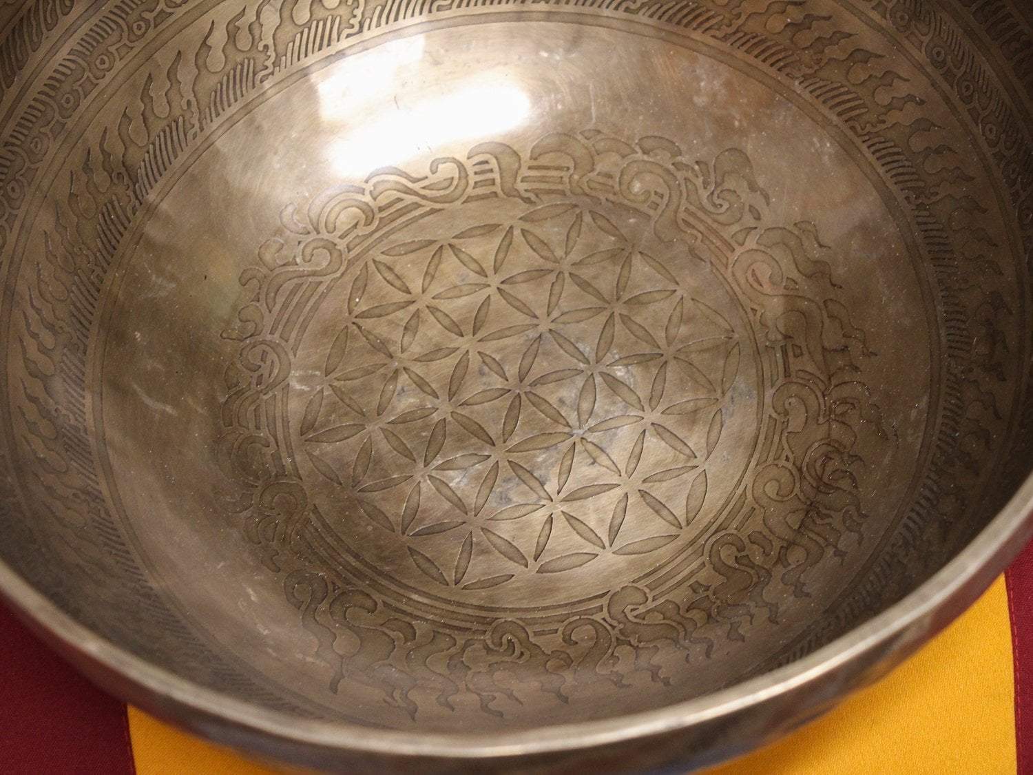 12 Inch Singing Bowl with Auspicious Symbols - Handcrafted Meditation Bowl for Yoga, Sound Healing & Relaxation - Perfect for Mindfulness, Therapy & Spiritual Practices
