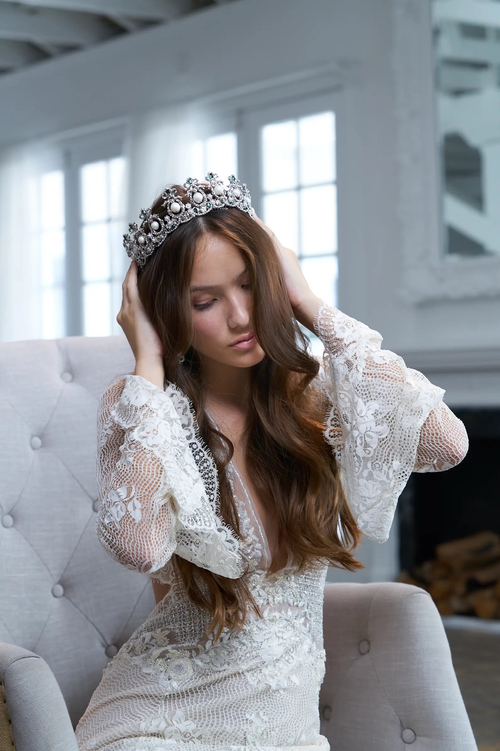 Elizabeth Crown - Elegant Rhinestone Tiara for Women | Perfect for Weddings, Prom, Pageants & Special Occasions