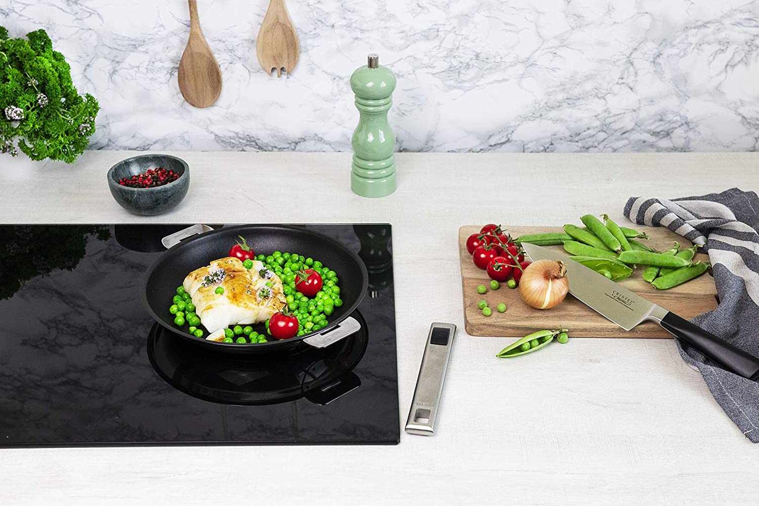 Cristel Strate P28QLE Nonstick Frying Pan 11-Inch Silver - Perfect for Sautéing, Frying & Cooking Eggs - Durable & Easy to Clean Kitchen Cookware