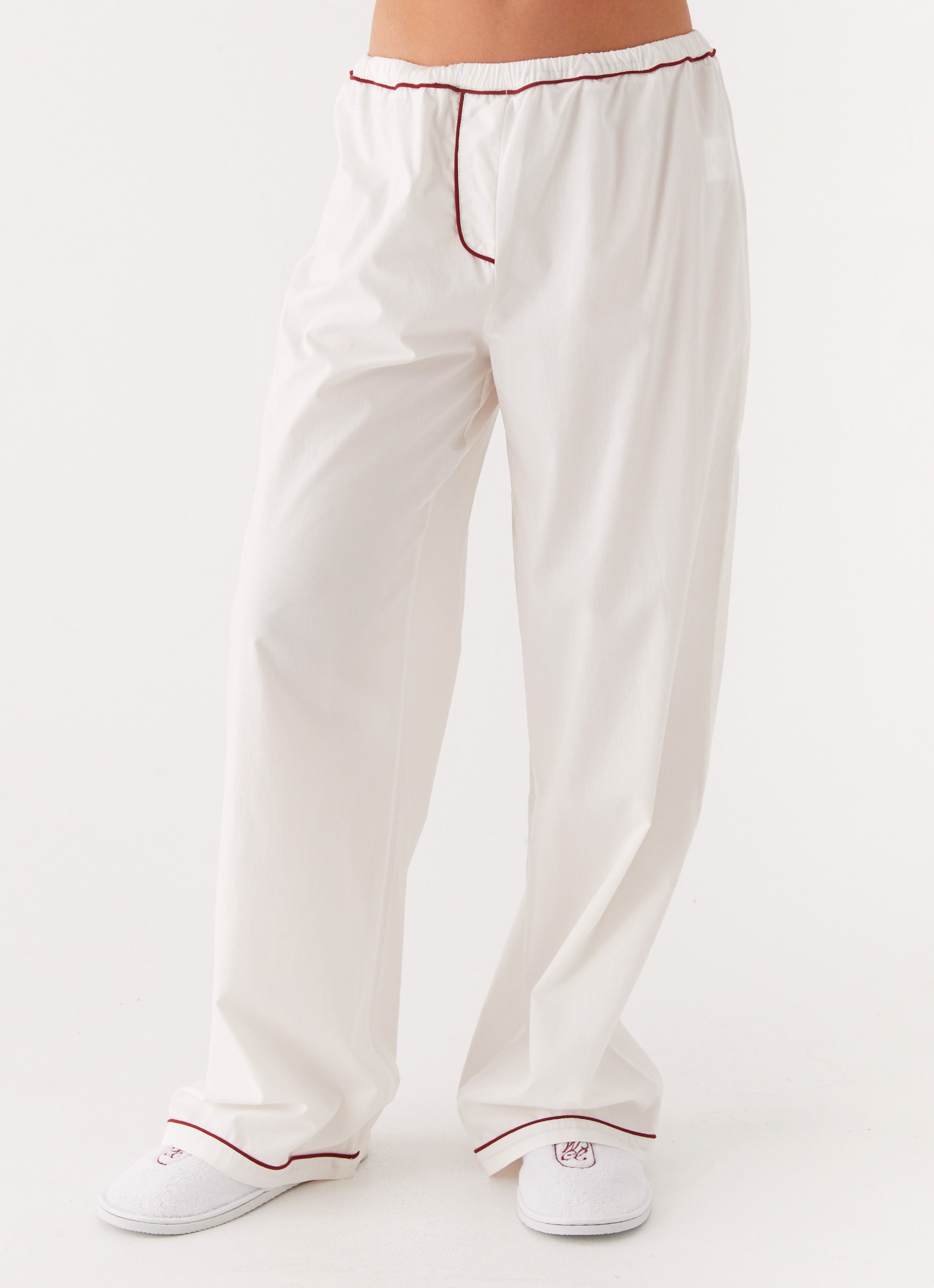 Harry Potter Pajama Pants for Adults - Soft Cotton Sleepwear with Hogwarts House Crest - White - Perfect for Movie Nights, Cosplay & Gift Giving