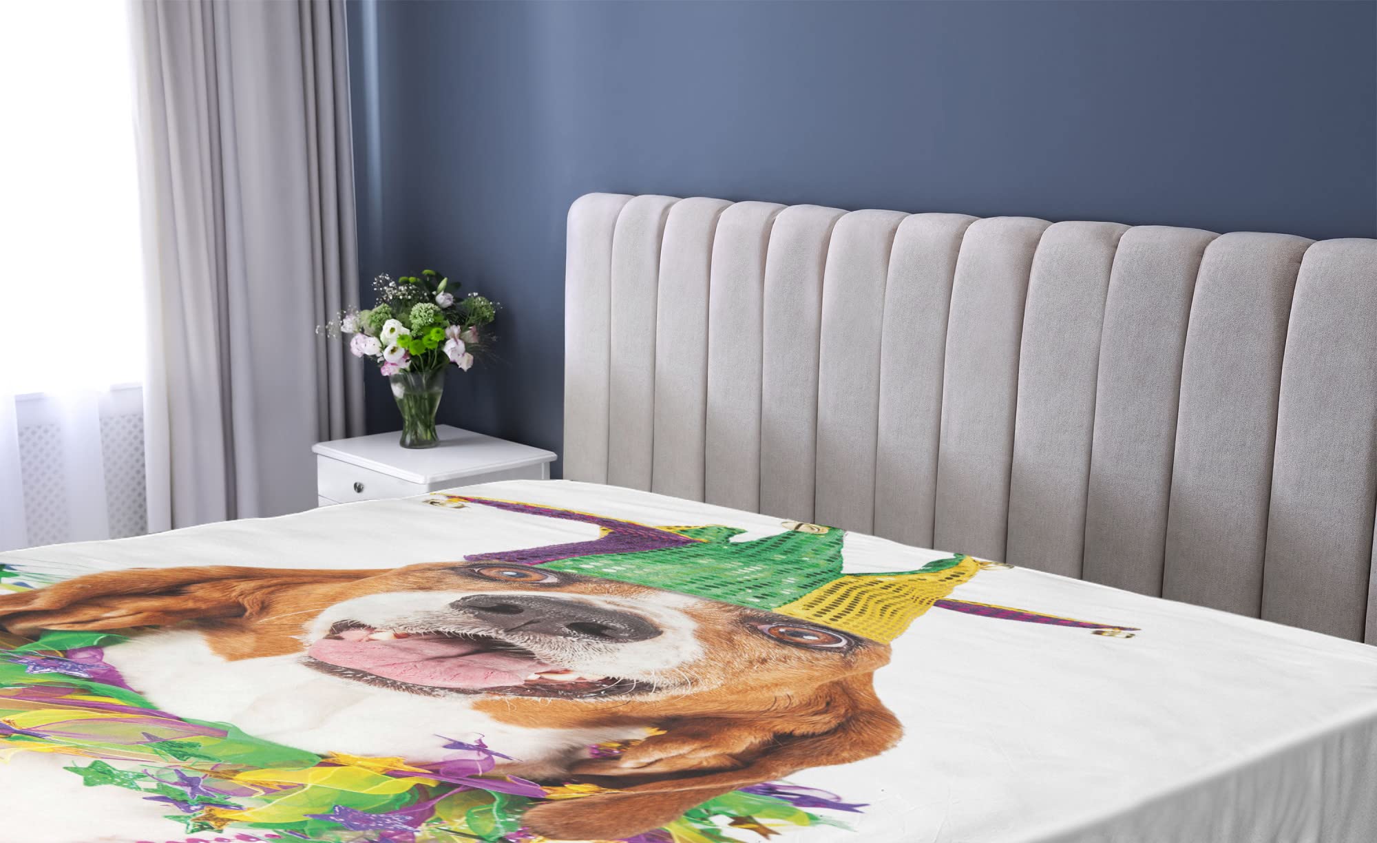 Happy Smiling Basset Hound Fitted Sheet - Queen Size for Mardi Gras & Dog Lovers