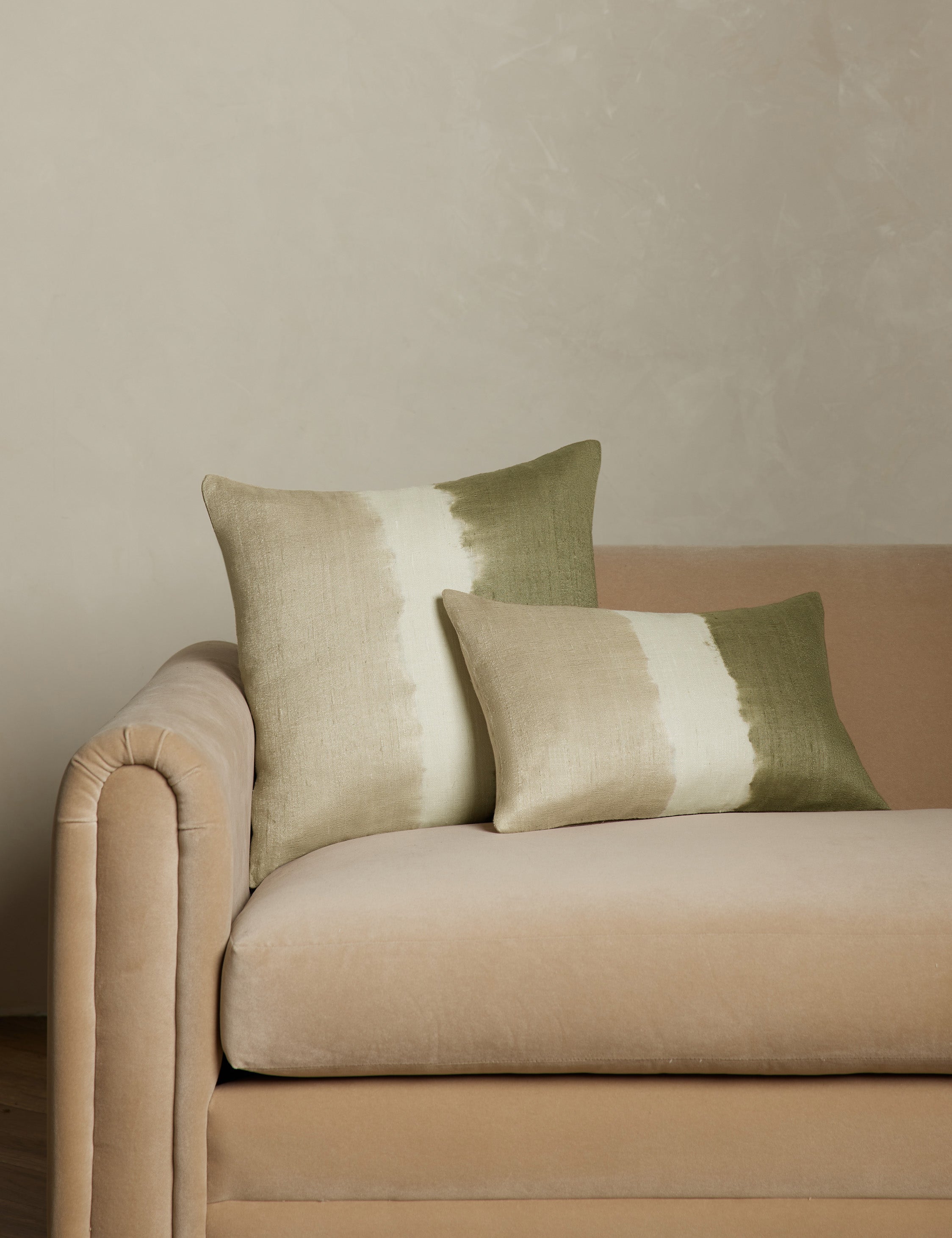 James Perkins Event Horizon Silk Pillowcase - Luxury 100% Mulberry Silk Pillow Cover for Hair & Skin Care - Perfect for Home, Travel & Spa Use