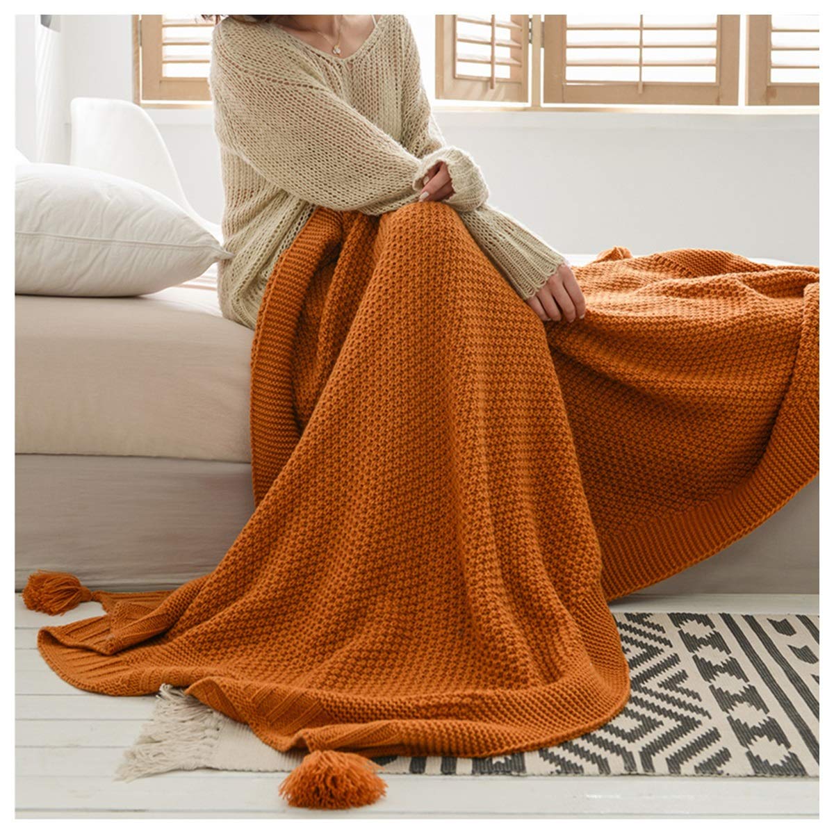 HHGO Knitted Throw Blankets for Couch & Sofa - 51x63 Inch Soft Cozy Woven Blanket with Tassels for Women, Men & Adults - Decorative All-Season Blanket in Grey - Perfect for Living Room, Bedroom & Travel