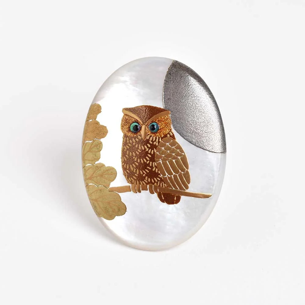 Handcrafted Japanese Maki-e Urushi Lacquer Brooch with White South Sea Pearl Shell Owl Design - Traditional Artisan Jewelry for Women, Gift for Collectors & Special Occasions