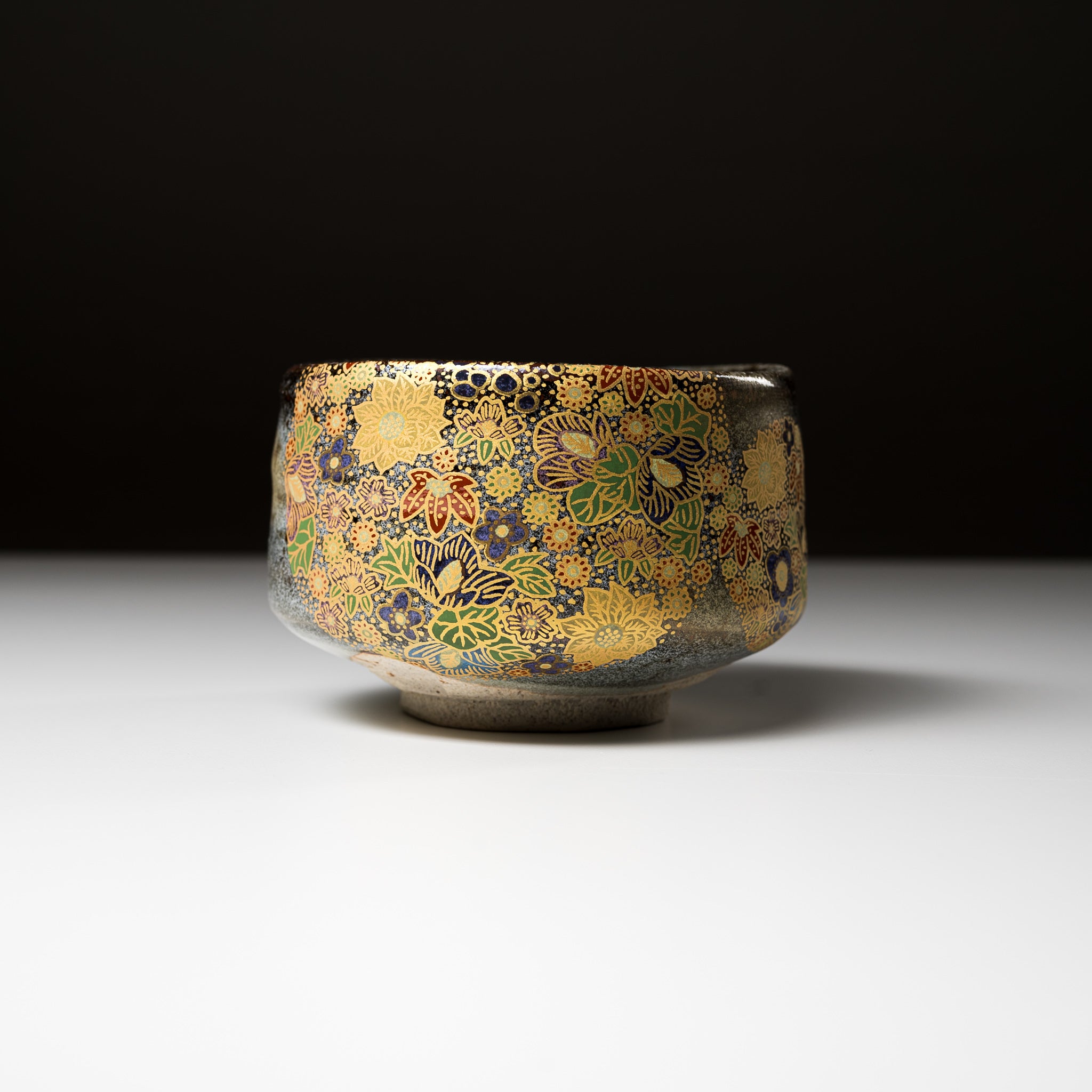 Premium Kutani Ware Matcha Bowl with Handcrafted Wooden Box - Exquisite Hanazume Floral Design for Japanese Tea Ceremony & Zen Meditation